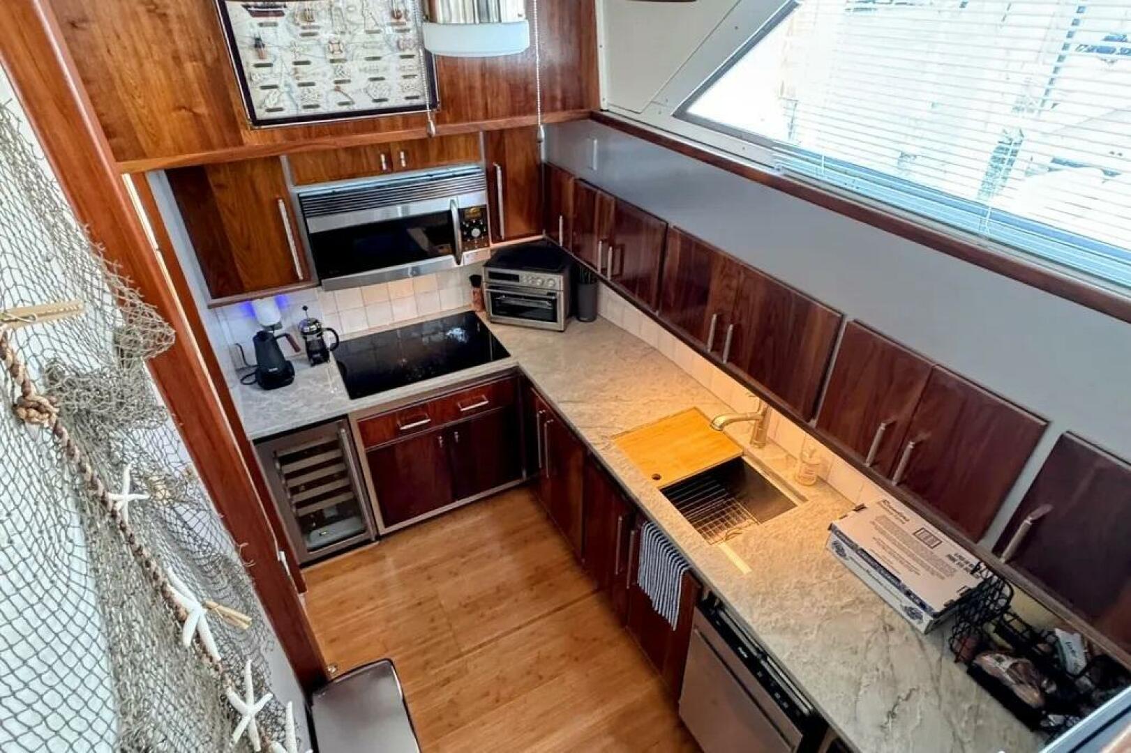 1986 Bertram 58 Flybridge Motor Yacht "TENACITY" - photo 1