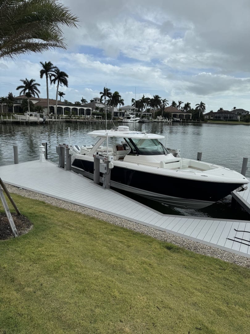 2024 Tiara Yachts 38 LS - photo 1