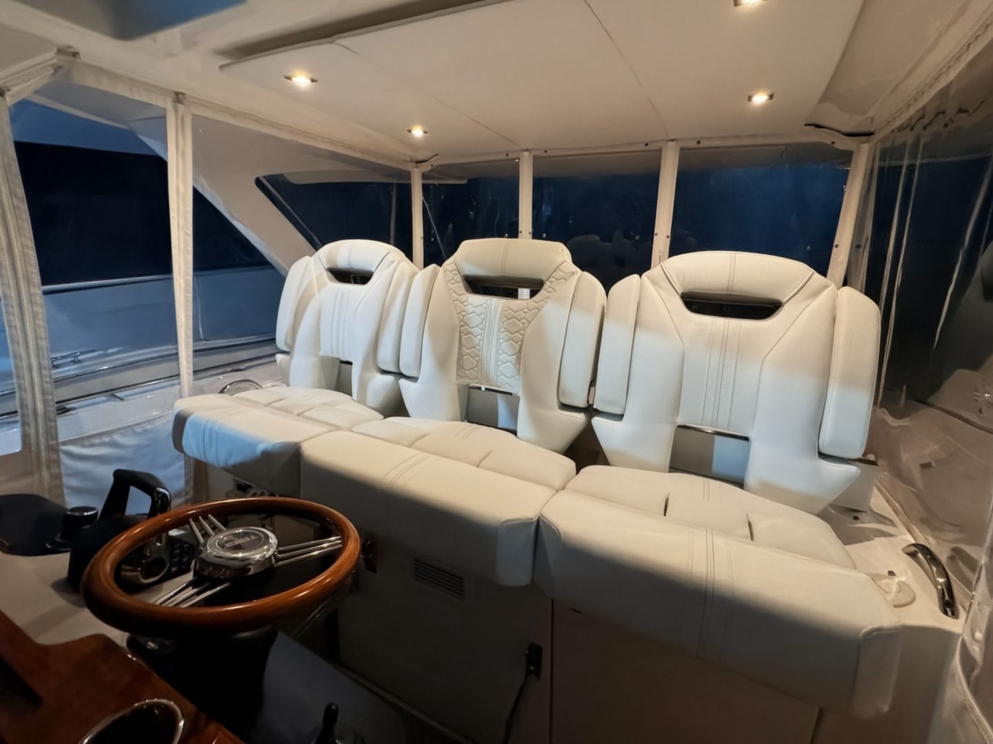 2024 Tiara Yachts 38 LS - photo 2