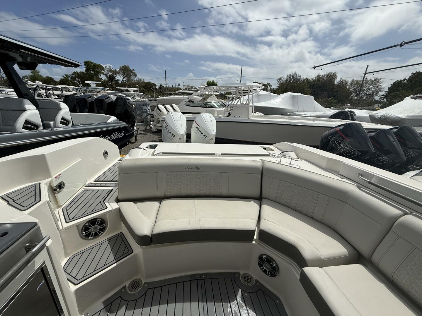 2020 Sea Ray 350 SLX Outboard - photo 2
