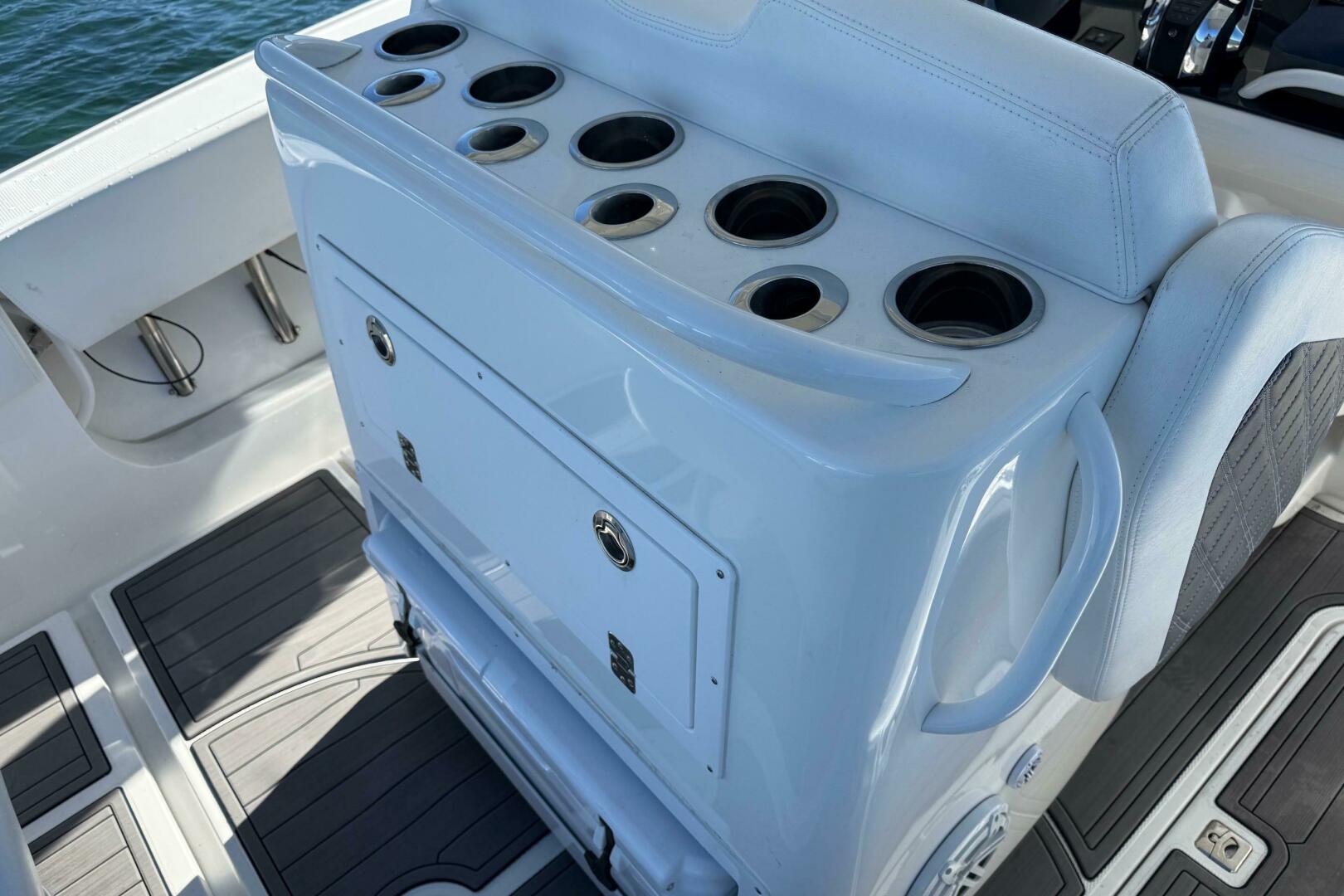 2020 Midnight Express 34 Open - photo 3