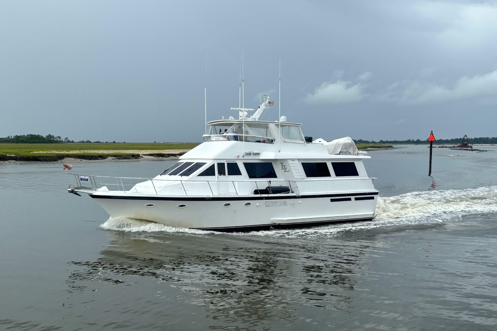 1989 Viking Motor Yacht "Lady Laura" - photo 2