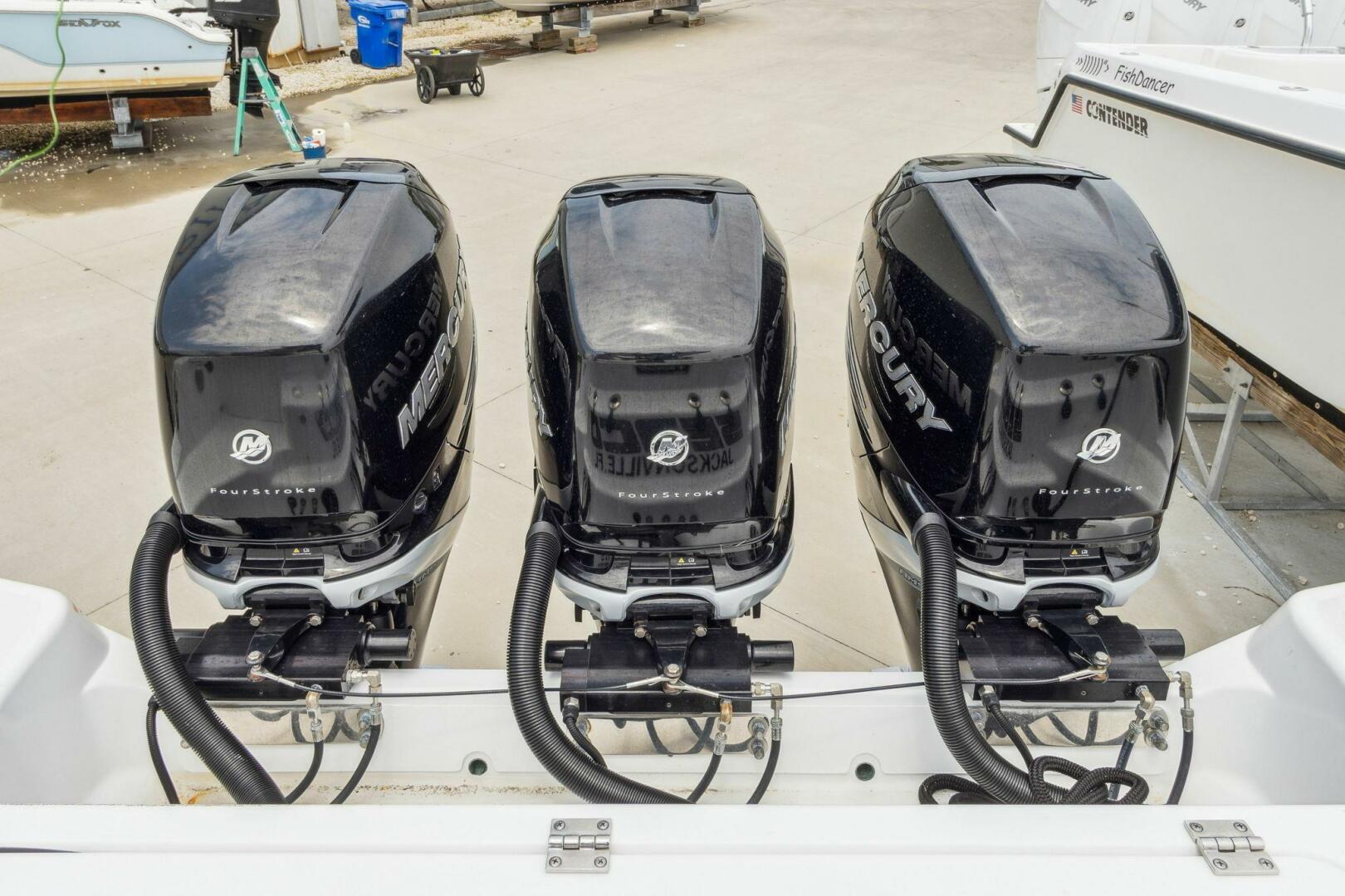 2023 Wellcraft 352 Fisherman Center Console - photo 3
