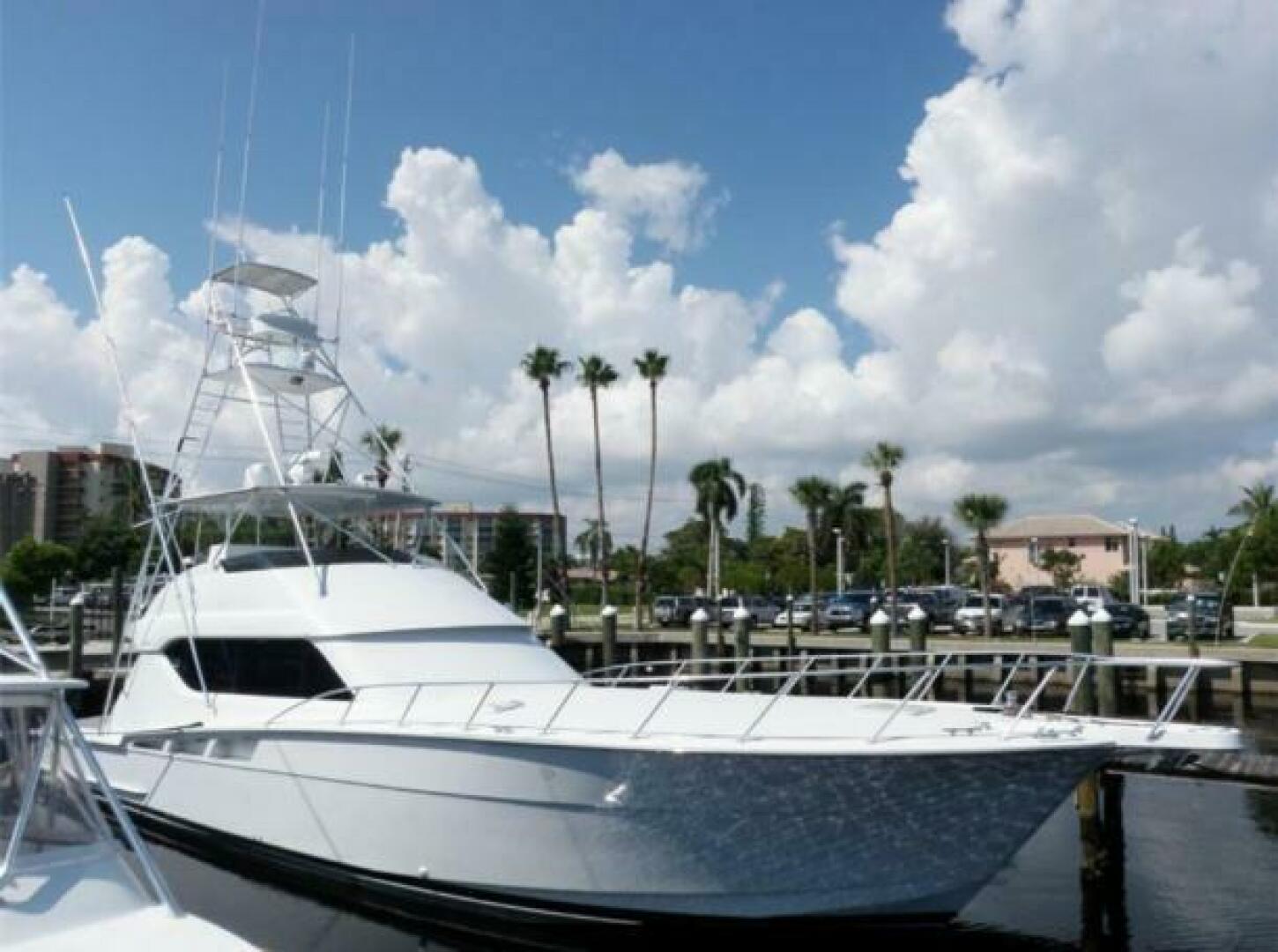 1998 Caterpillar Sportfish "Aguamala" - photo 1