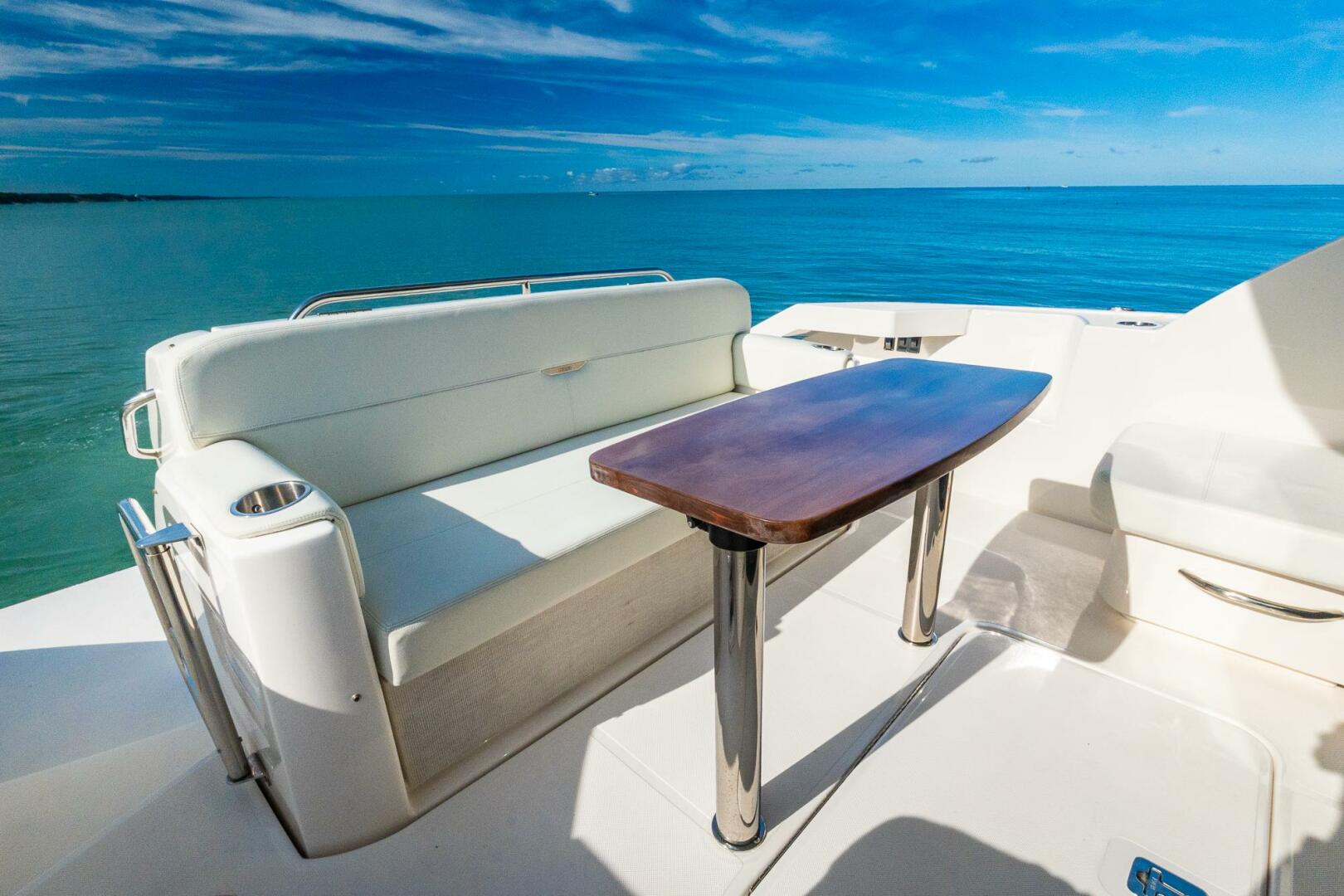 2022 Tiara Yachts 39 Coupe - photo 3