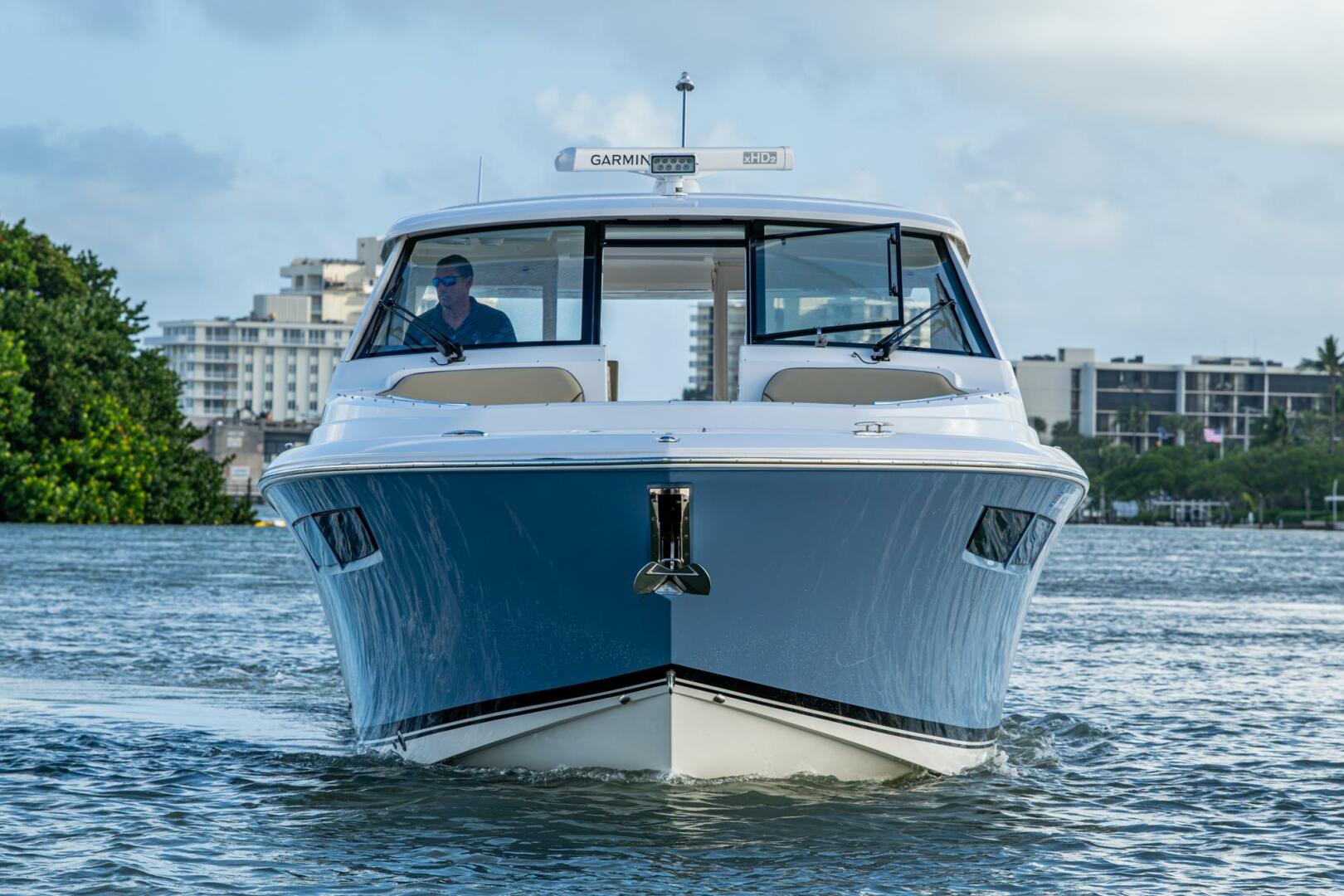 2019 Pursuit 365DC - photo 2