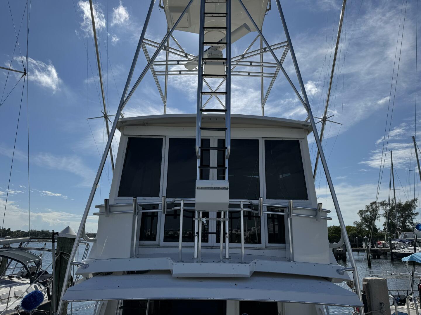 1995 Viking 58 Convertible "Sécone" - photo 3