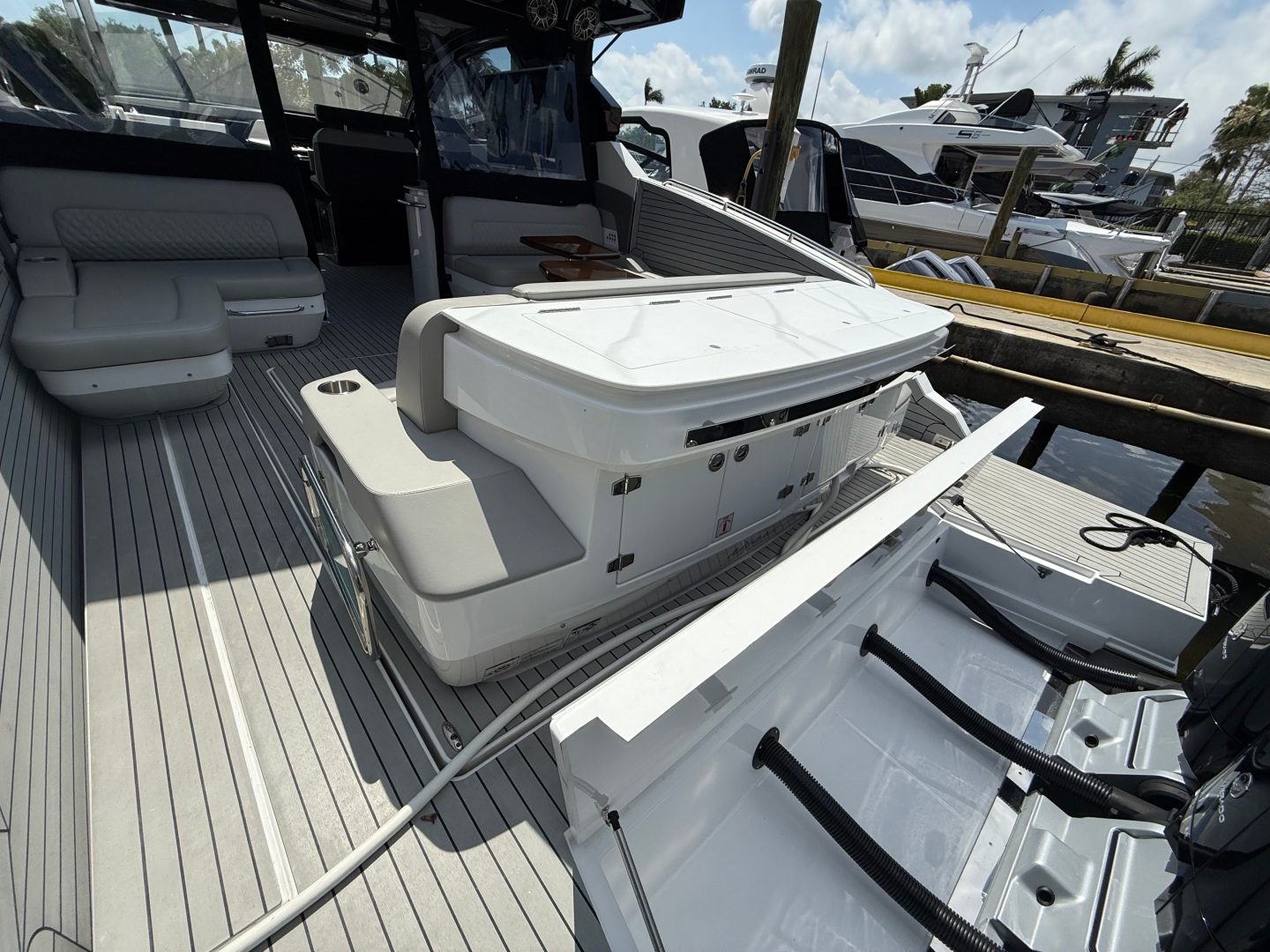 2024 Cruisers Yachts 50 GLS - photo 2