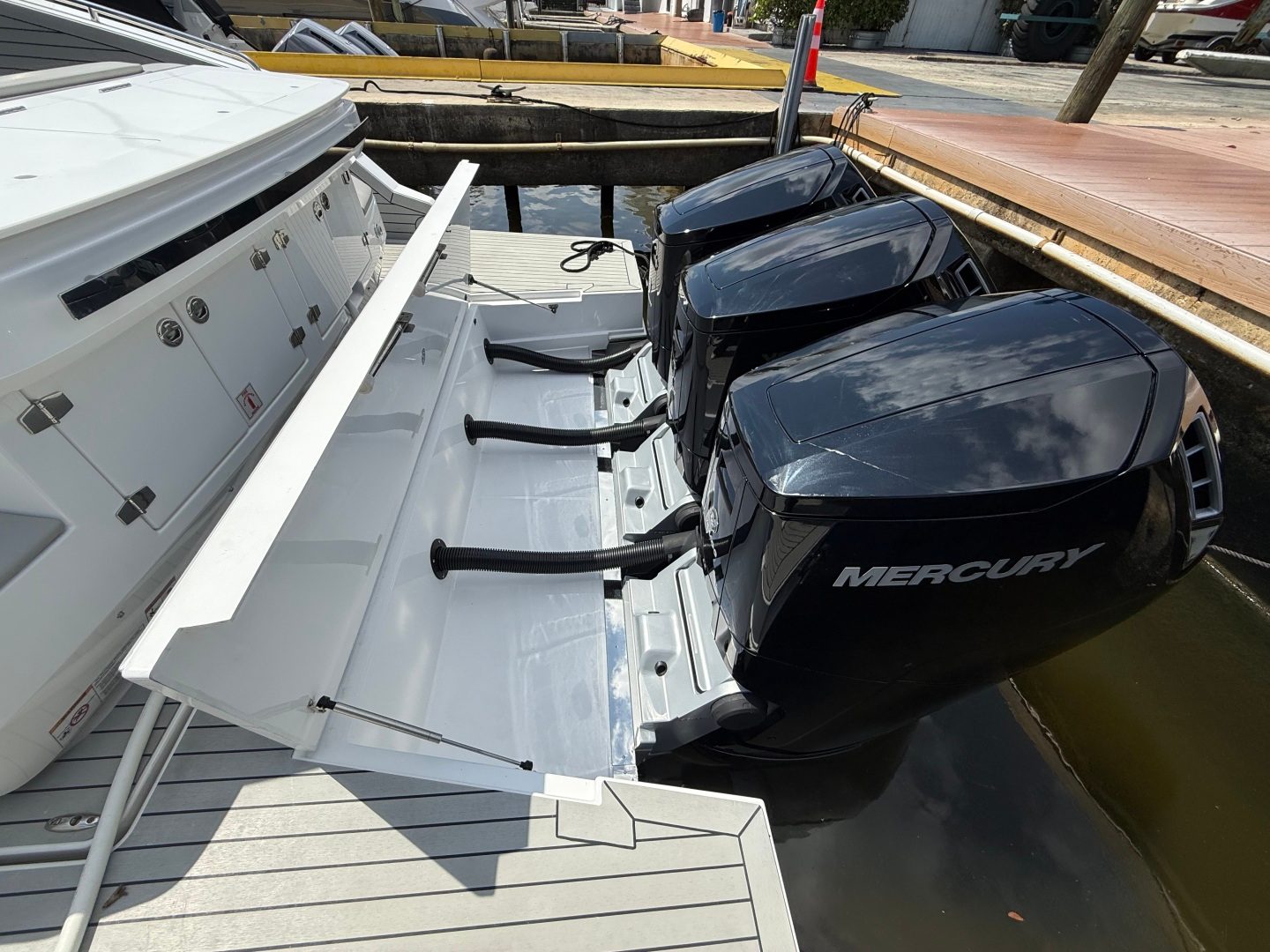 2024 Cruisers Yachts 50 GLS - photo 1