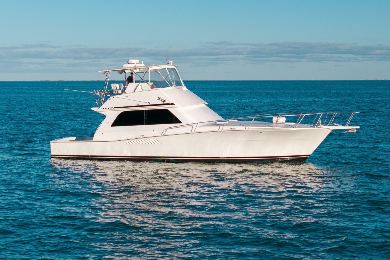 1998 Viking 50 Convertible "Miss Scarlett" - photo 3