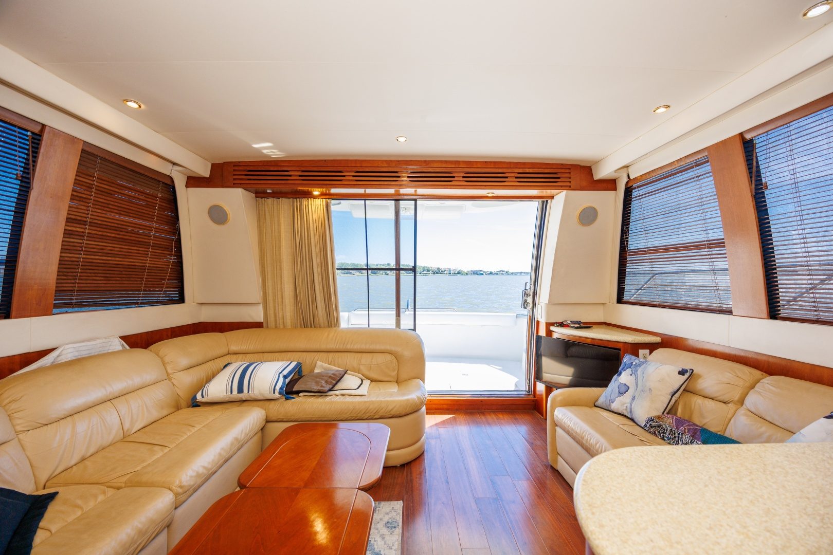 1999 Carver 530 Voyager "Doneflynn" - photo 3