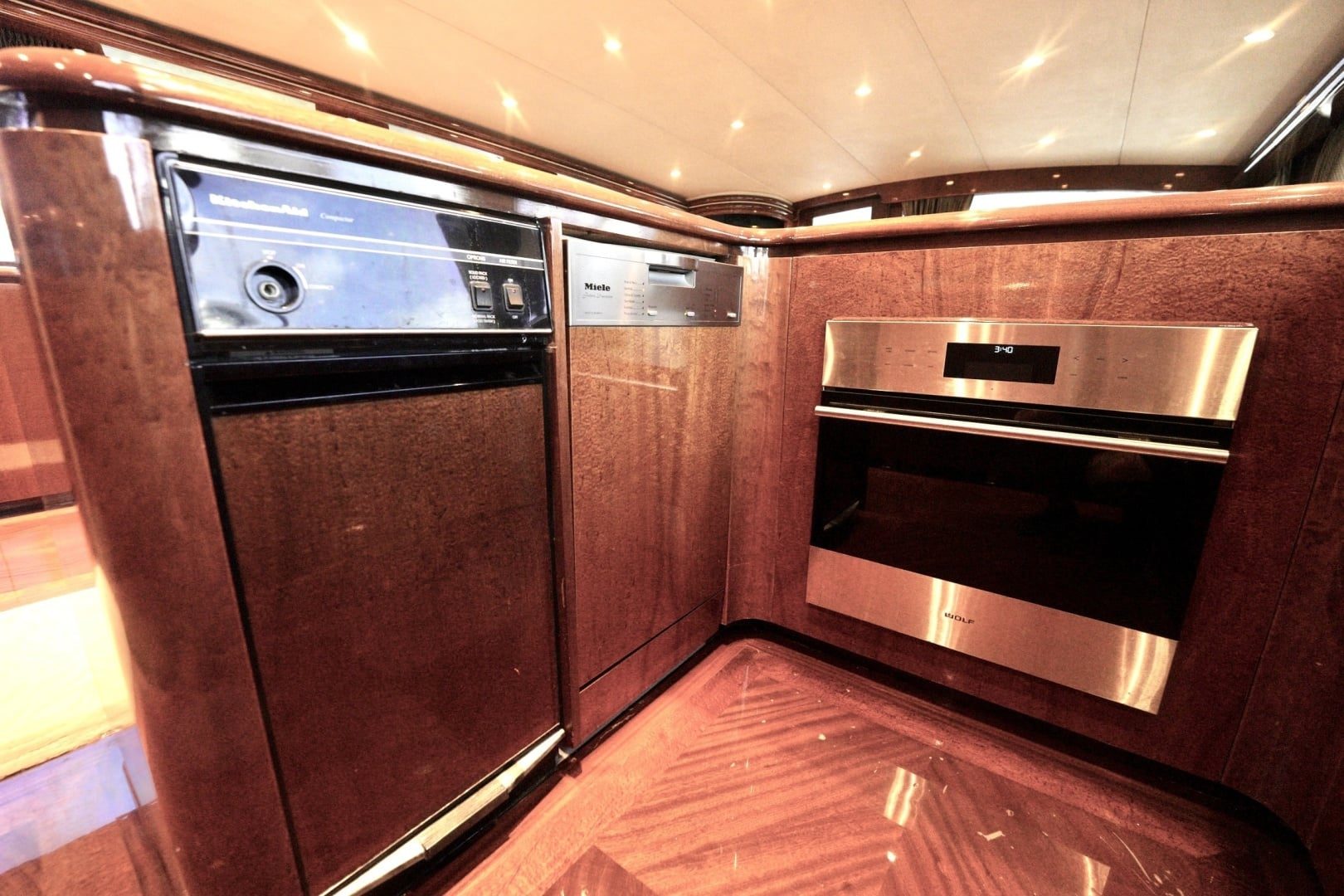1996 Merritt 75' Sportfish "WISH YOU WERE HERE" - photo 2