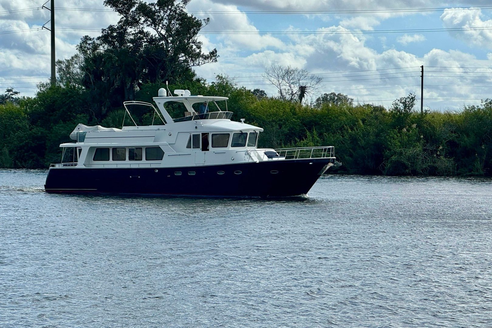 2005 Jefferson Pilothouse 63 "Chillaxin" - photo 3