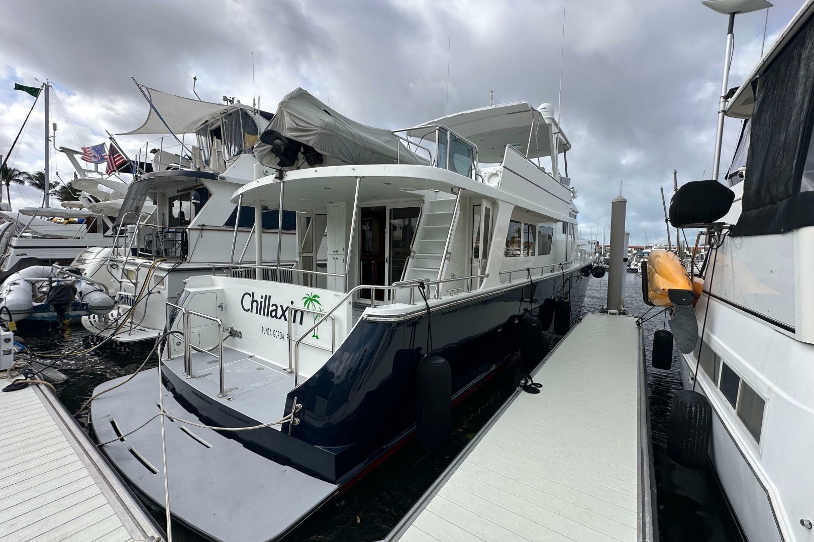 2005 Jefferson Pilothouse 63 "Chillaxin" - photo 2