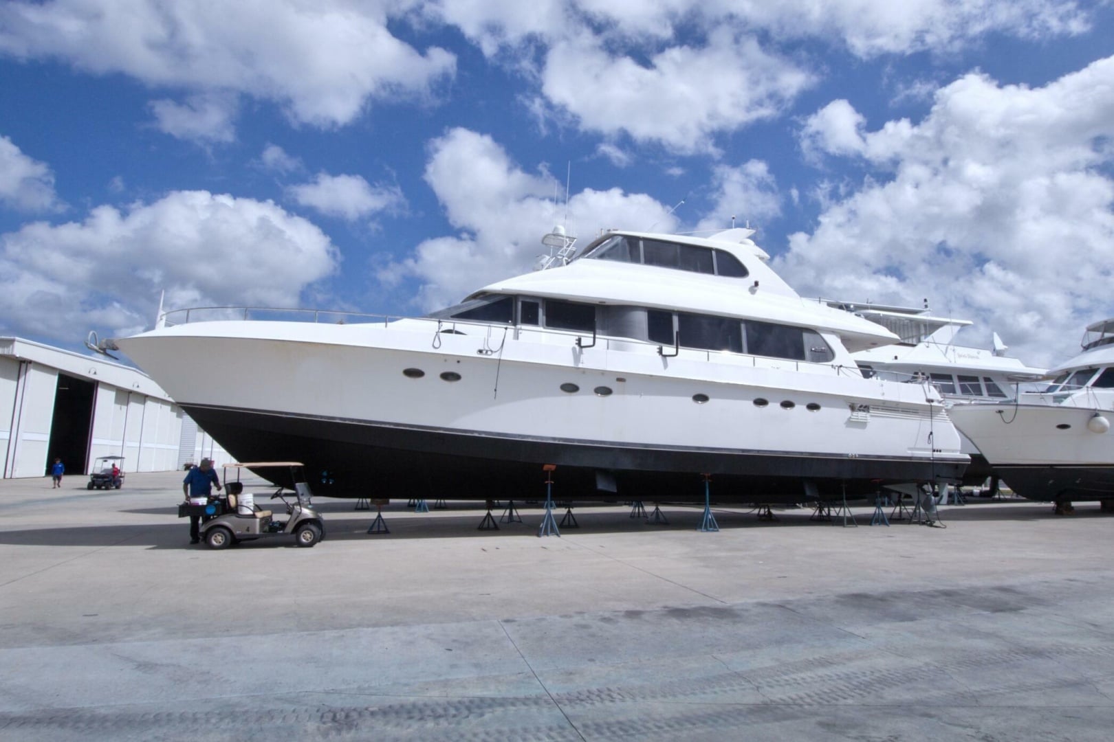 1998 Lazzara Yachts 76 Skylounge Grand Salon "Ohana" - photo 3