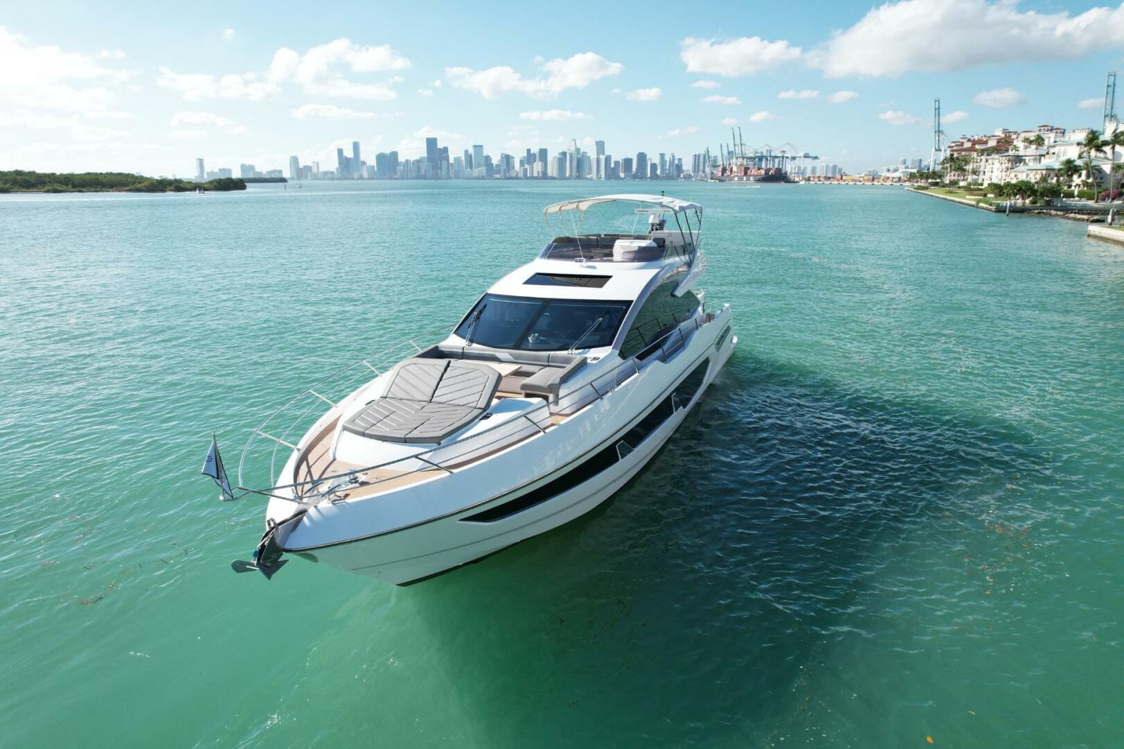 2023 Sunseeker Sport Yacht - photo 3