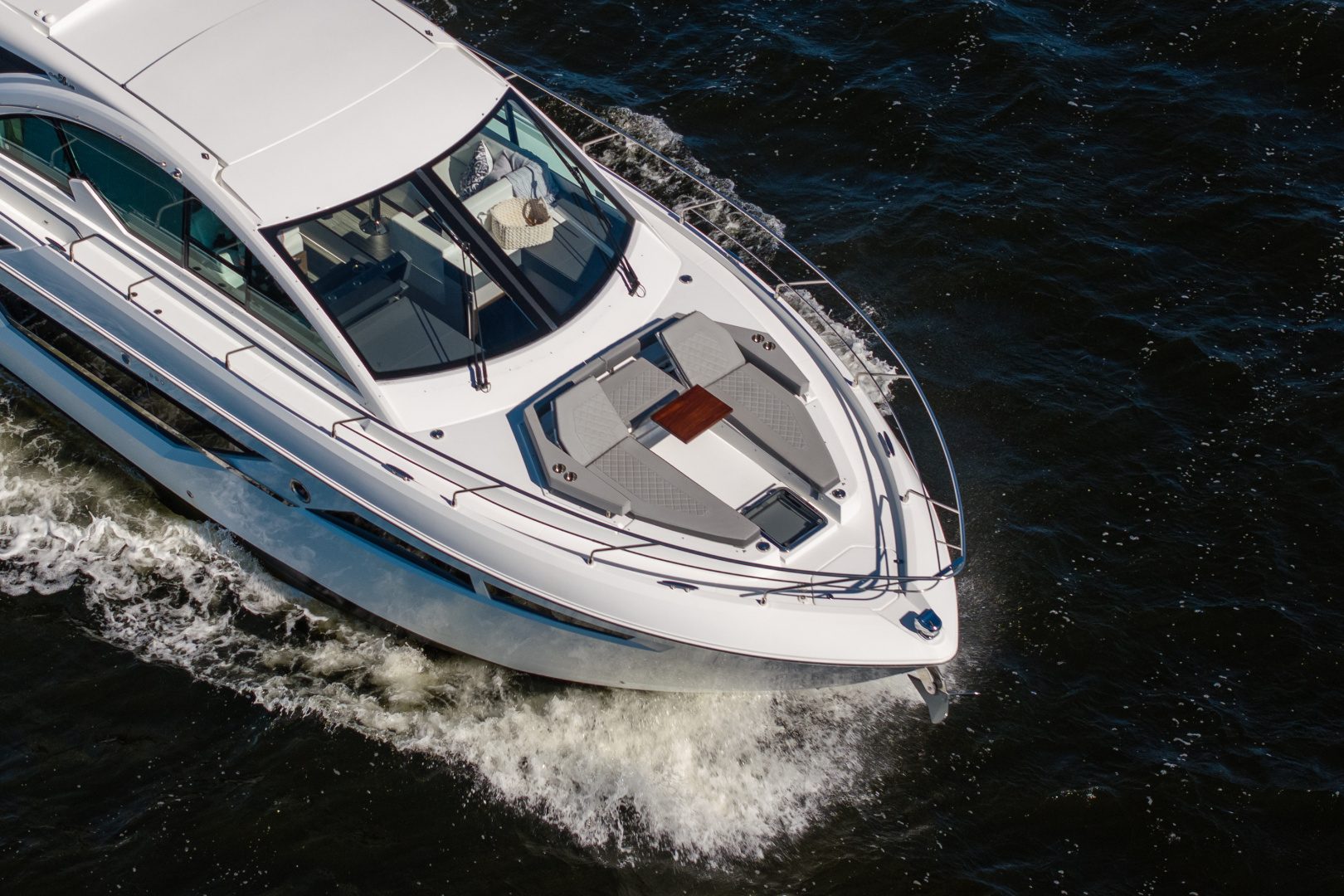 2020 Cruisers Yachts 50 CANTIUS - photo 3