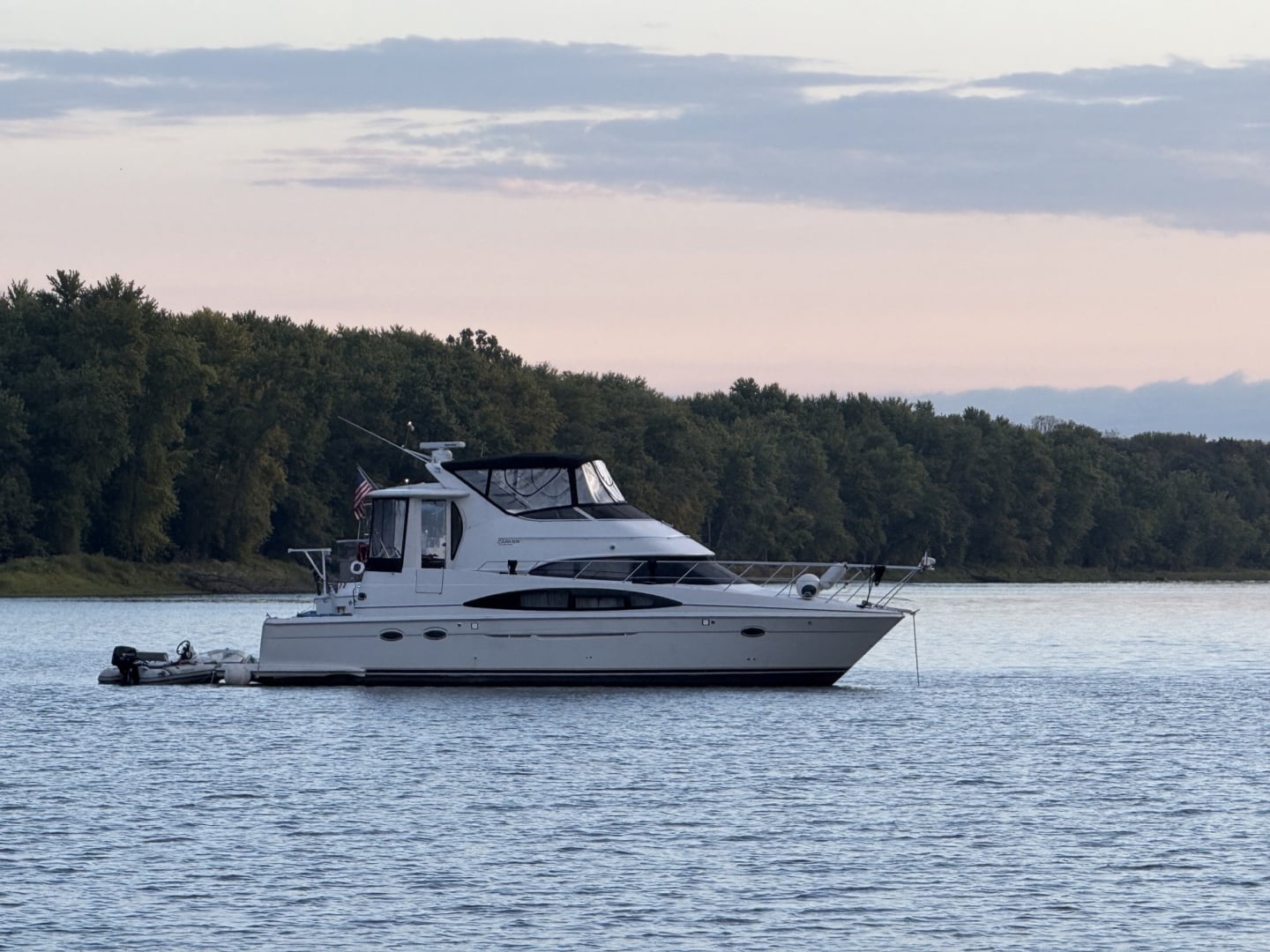 2005 Carver 444 Motor Yacht - photo 1