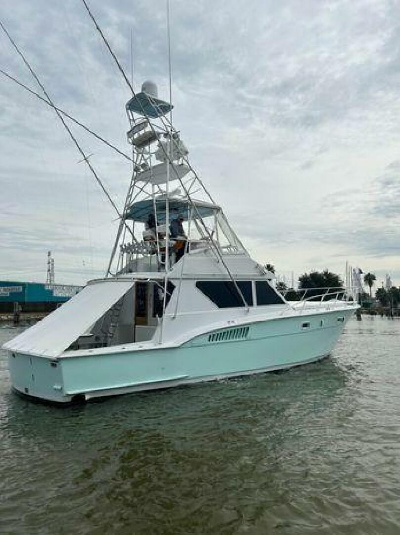 1990 Hatteras 45 Convertible - photo 2