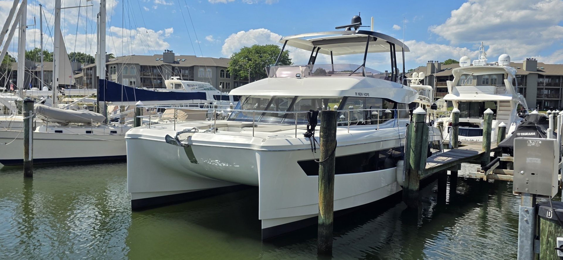 2018 Fountaine Pajot Motor Yacht 44 "A New Hope" - photo 2