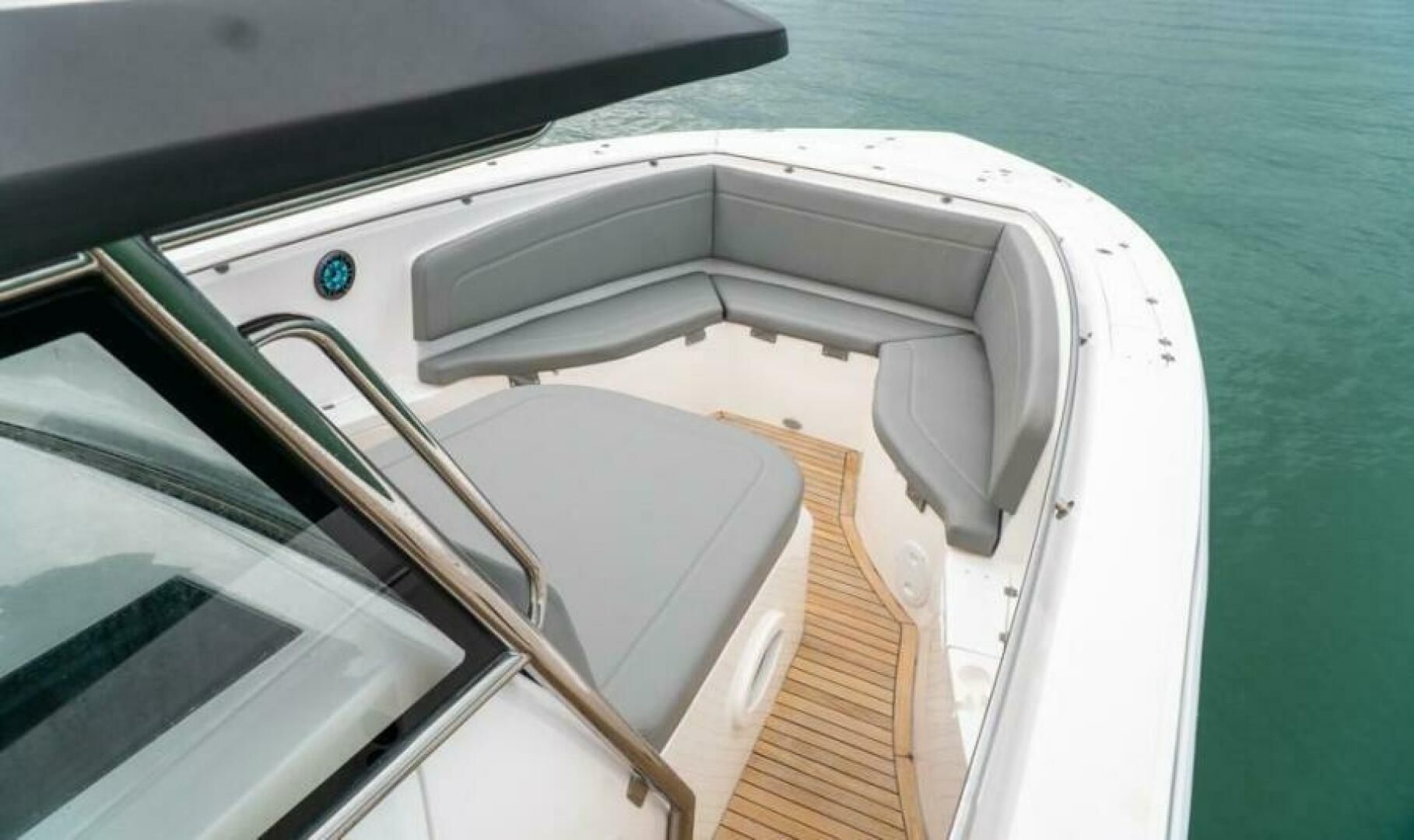 2025 Fishing Raptor 390 Solarium - photo 3
