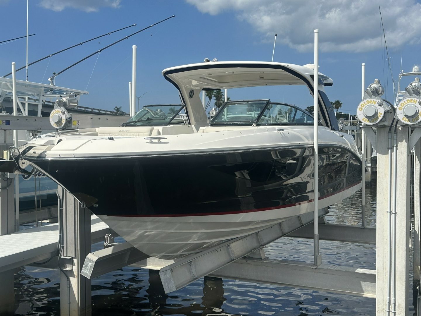 2020 Sea Ray 350 SLX Outboard - photo 2