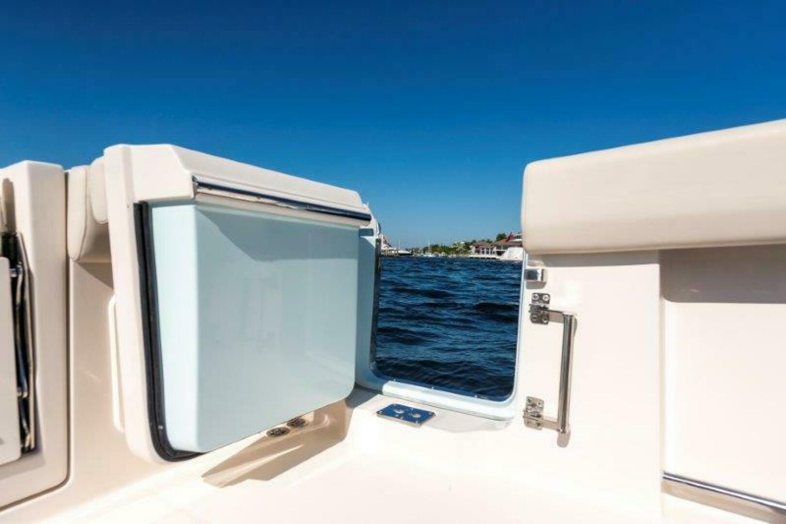 2025 Sailfish 312 Center Console - photo 3