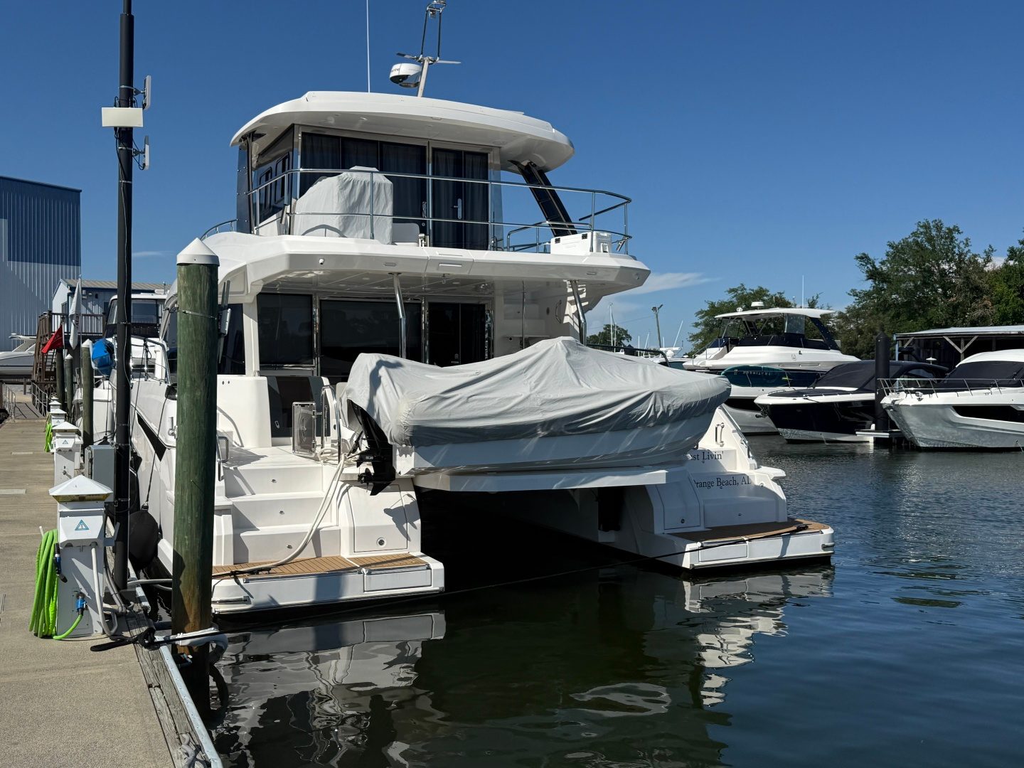 2025 Aquila 54 ENCLOSED BRIDGE - photo 3