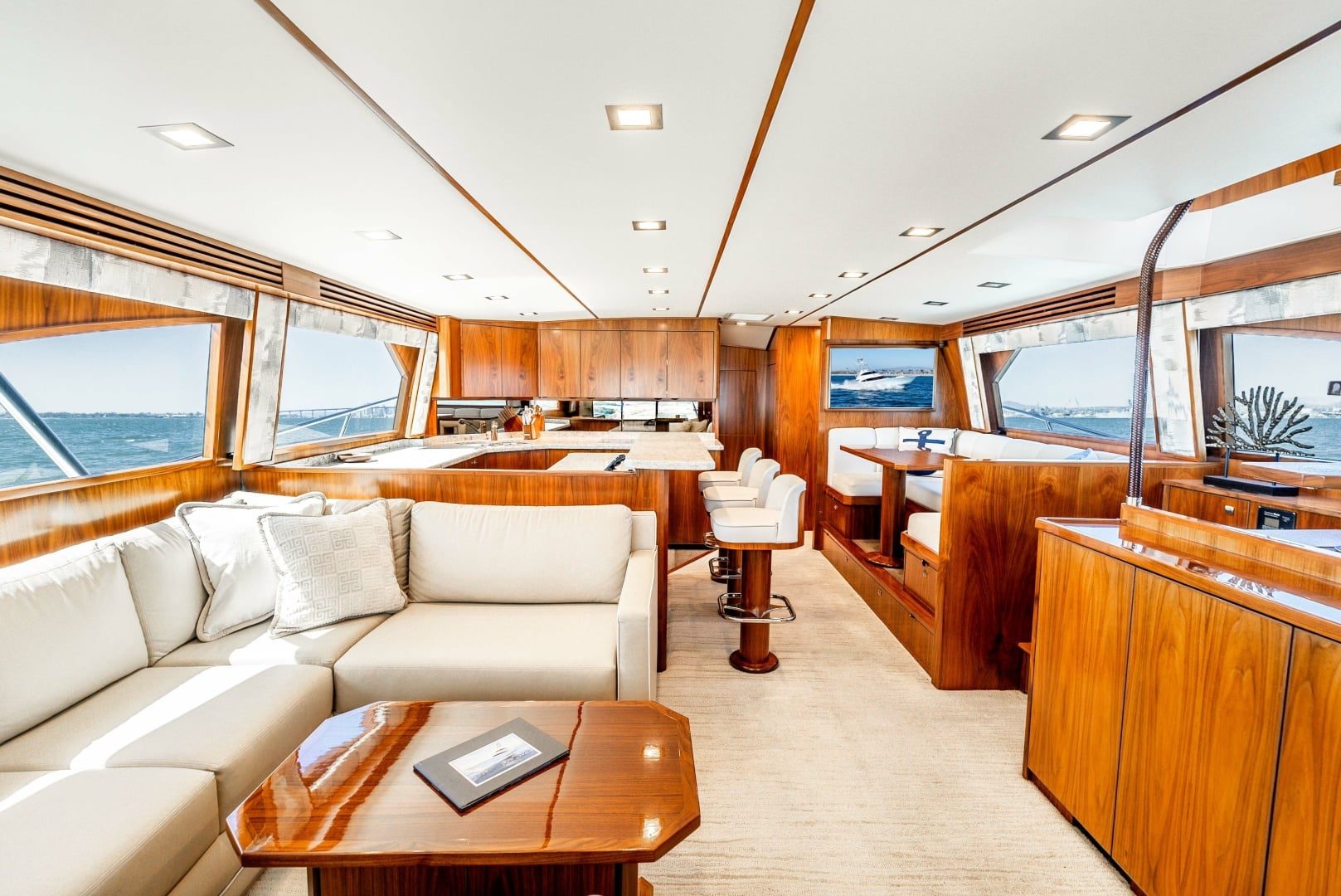 2018 Viking 72 Convertible "50 Caliber" - photo 3