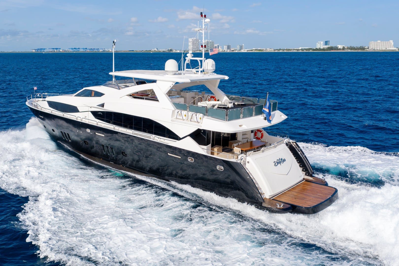 2010 Sunseeker 34 Metre Yacht "Deep Sea" - photo 3