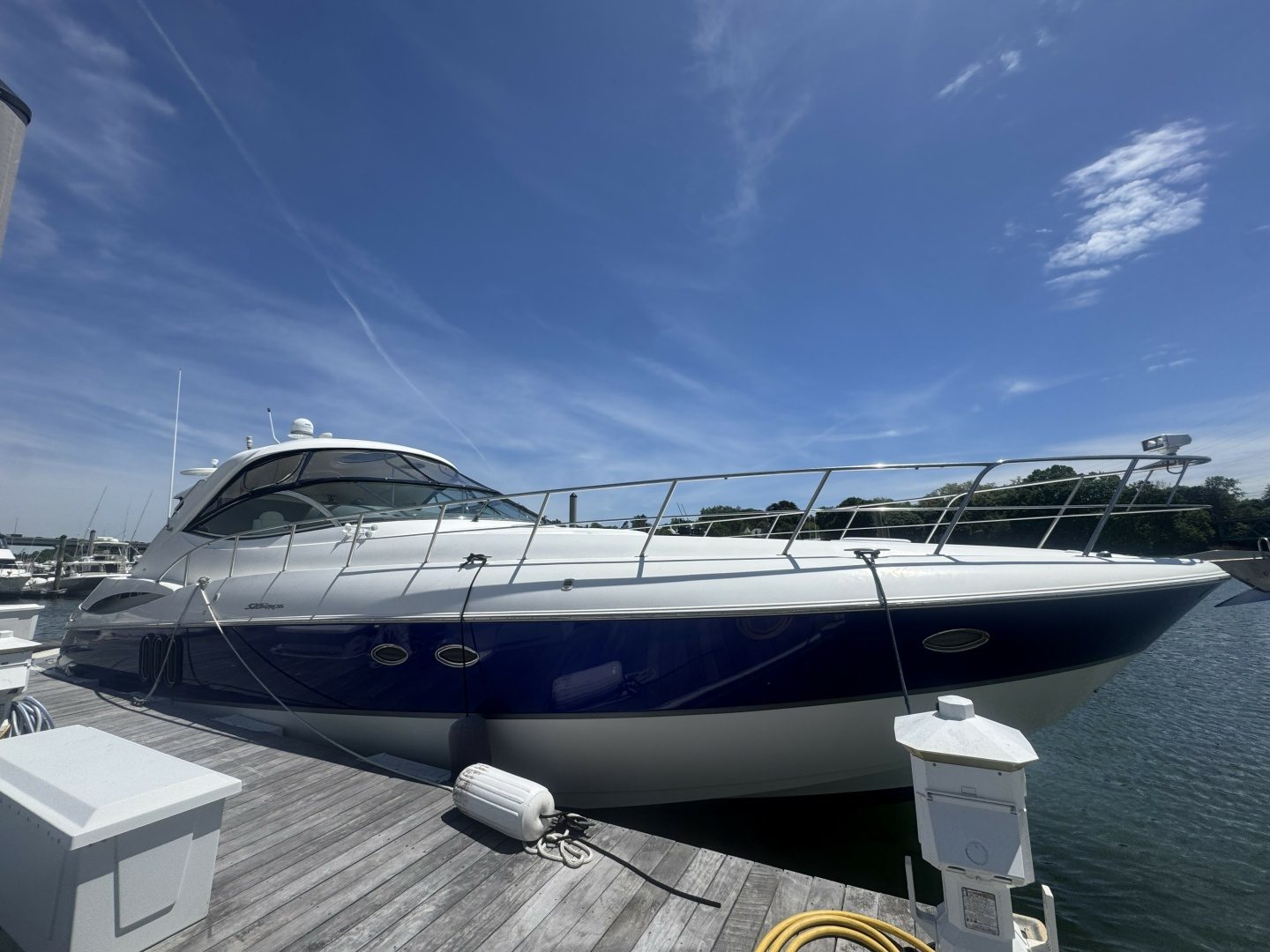 2006 Cruisers Yachts 520 Express - photo 3