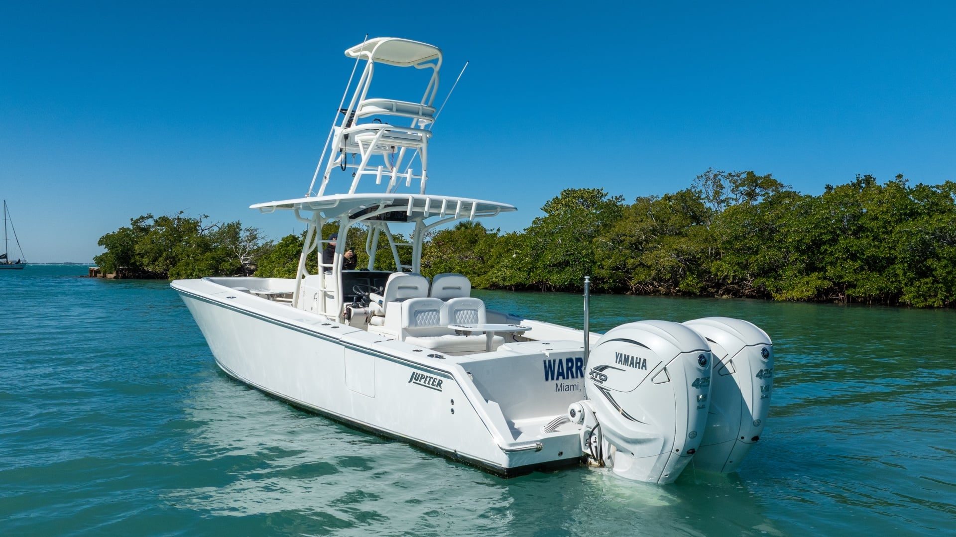 2019 Jupiter 38 HFS "Warrior" - photo 3