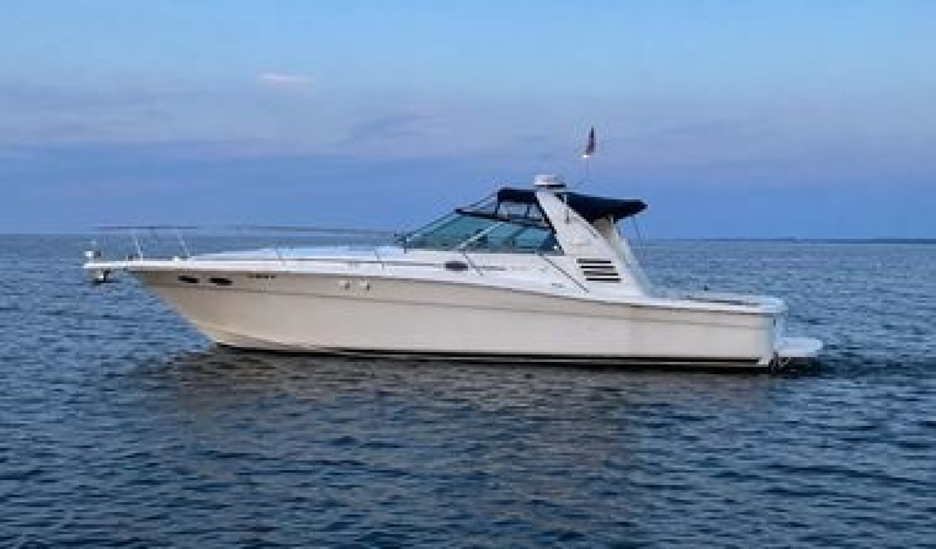 1999 Sea Ray 370 Express - photo 2