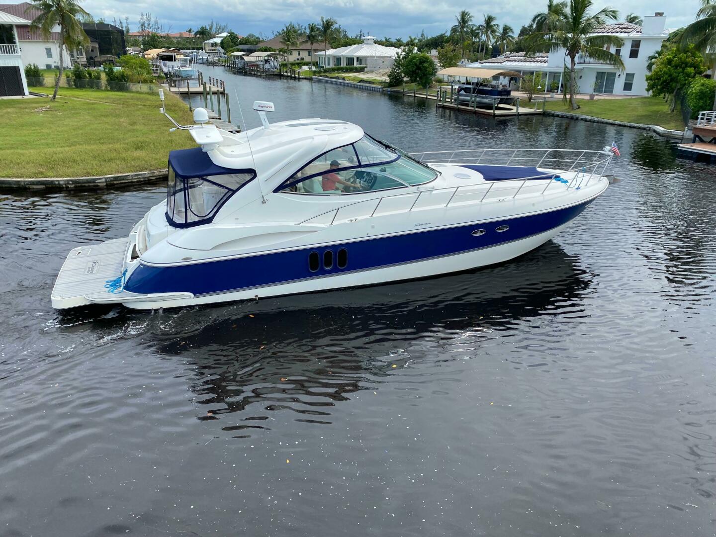 2006 Cruisers Yachts 52 Express "Off Line" - photo 2