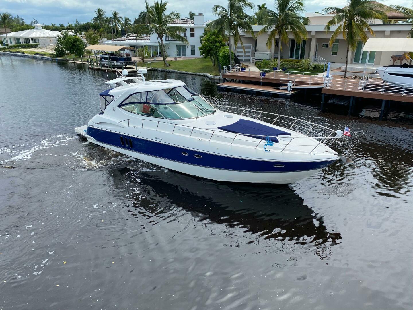 2006 Cruisers Yachts 52 Express "Off Line" - photo 3