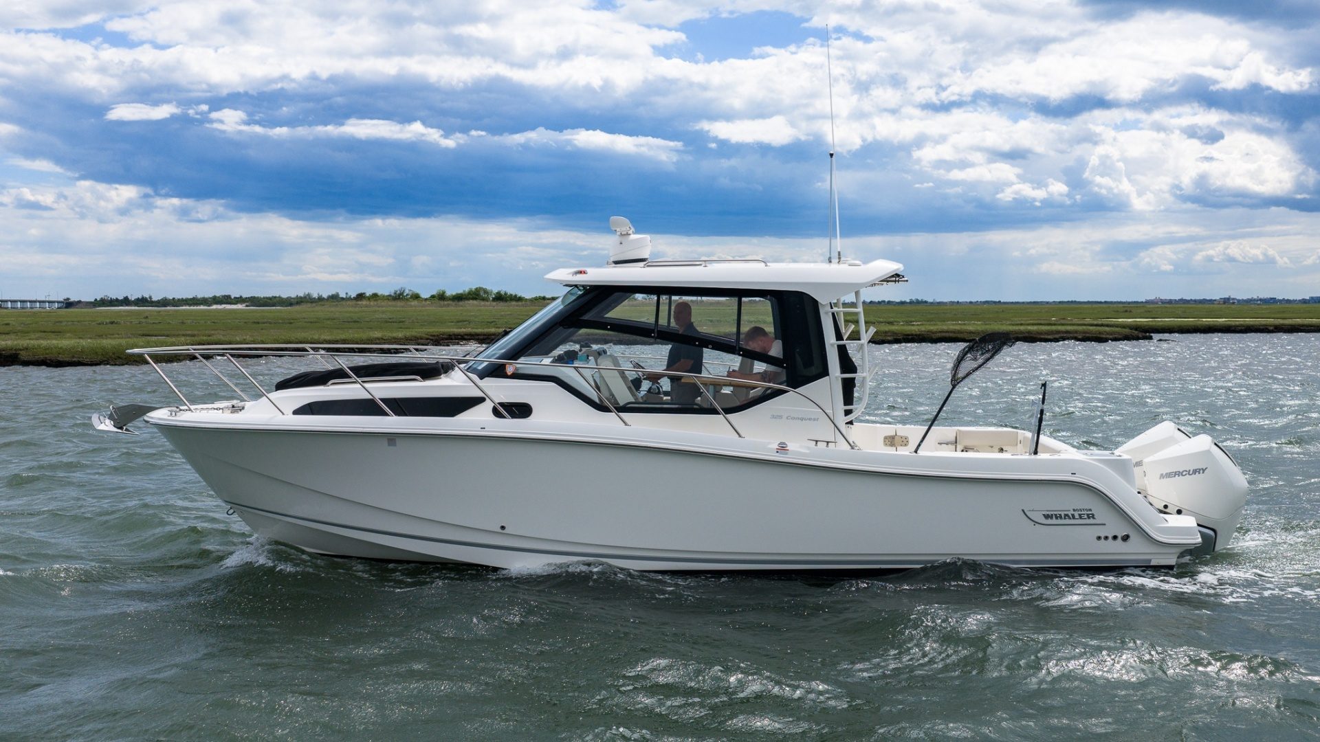 2020 Boston Whaler 325 Conquest - photo 3