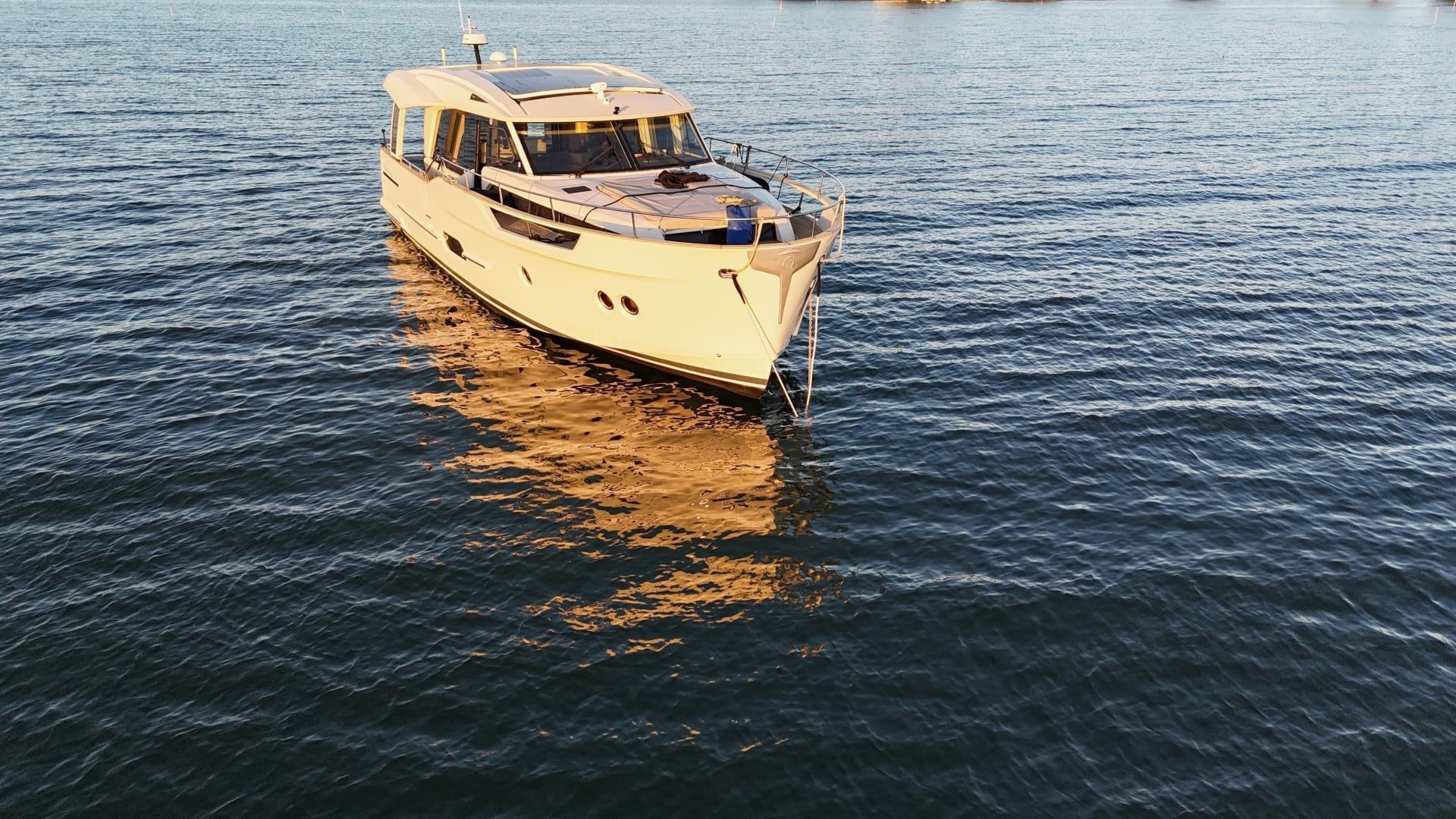 2019 Greenline 48 Coupe Hybrid "Safe Haven" - photo 1