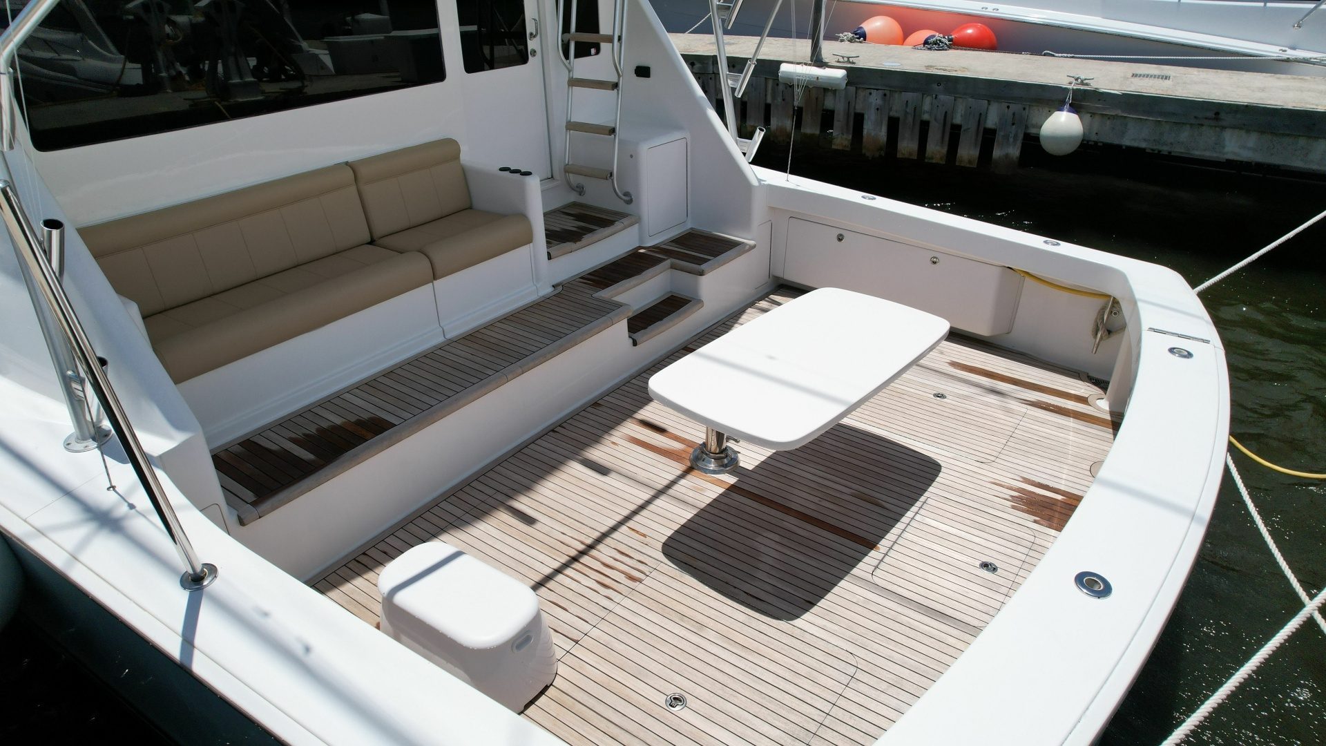 2010 Viking 64' Sportfish Convertible "Safari" - photo 3