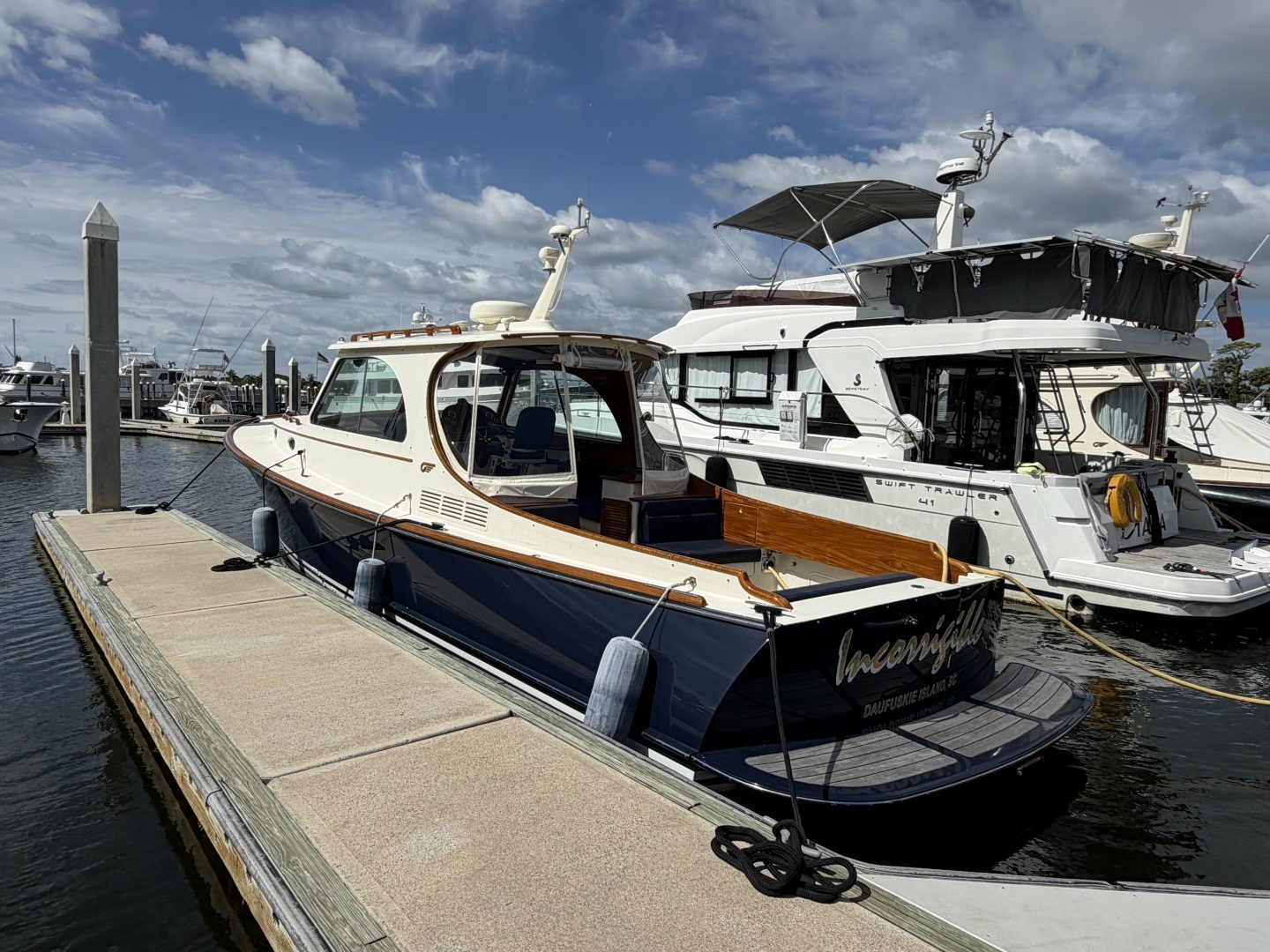 2009 Hinckley Picnic Boat 37 MKIII - photo 1