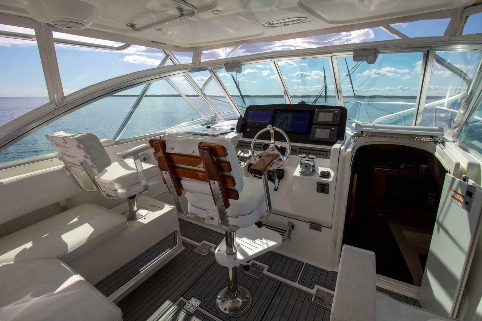 2006 Rampage 38 Express "Chasin Fin" - photo 2