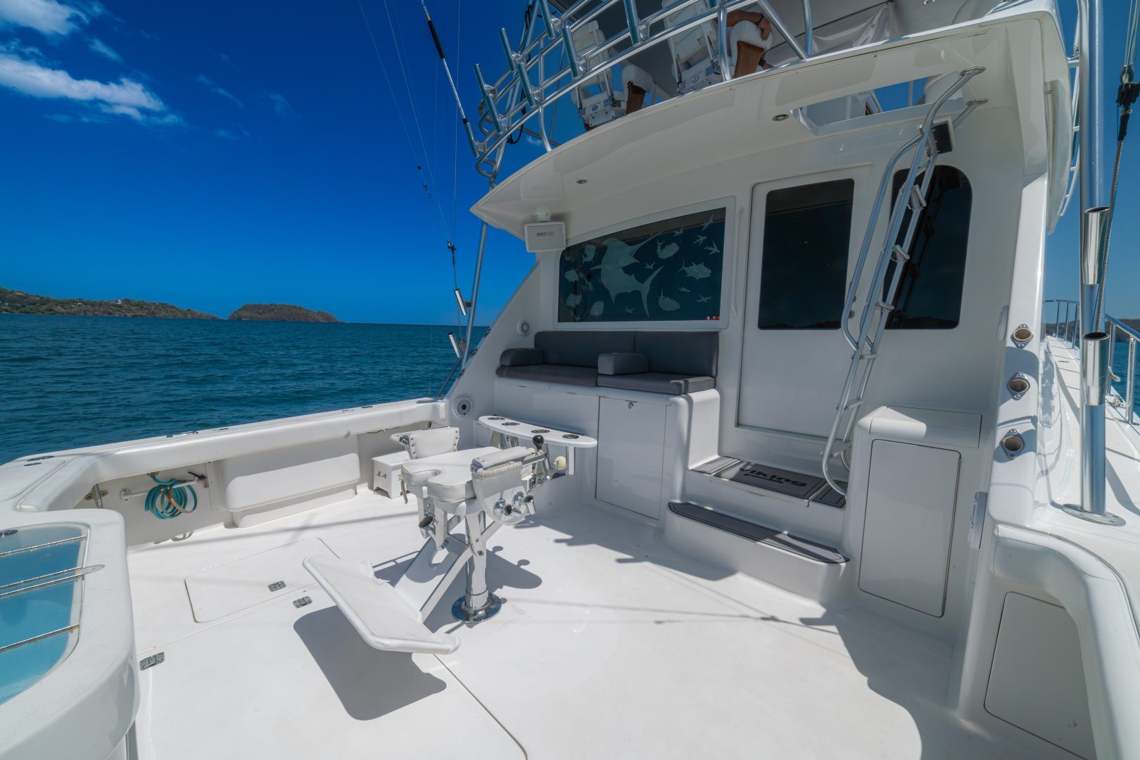 2005 Viking 61 Convertible "Honey Girl" - photo 3