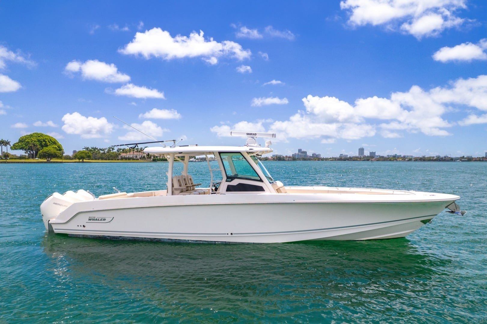 2020 Boston Whaler 380 Outrage - photo 2
