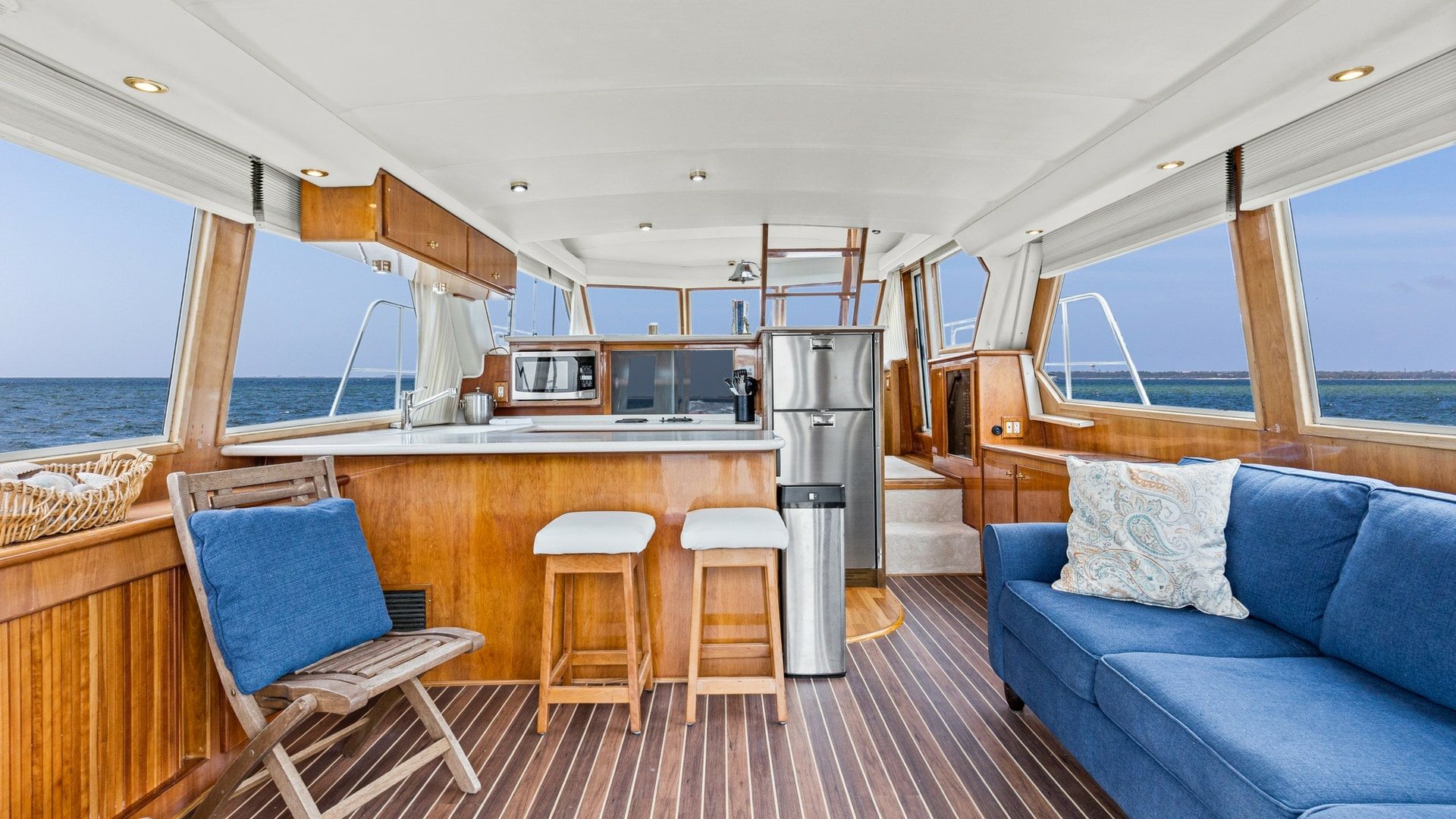 2001 Navigator 4800 "Maggie B" - photo 2