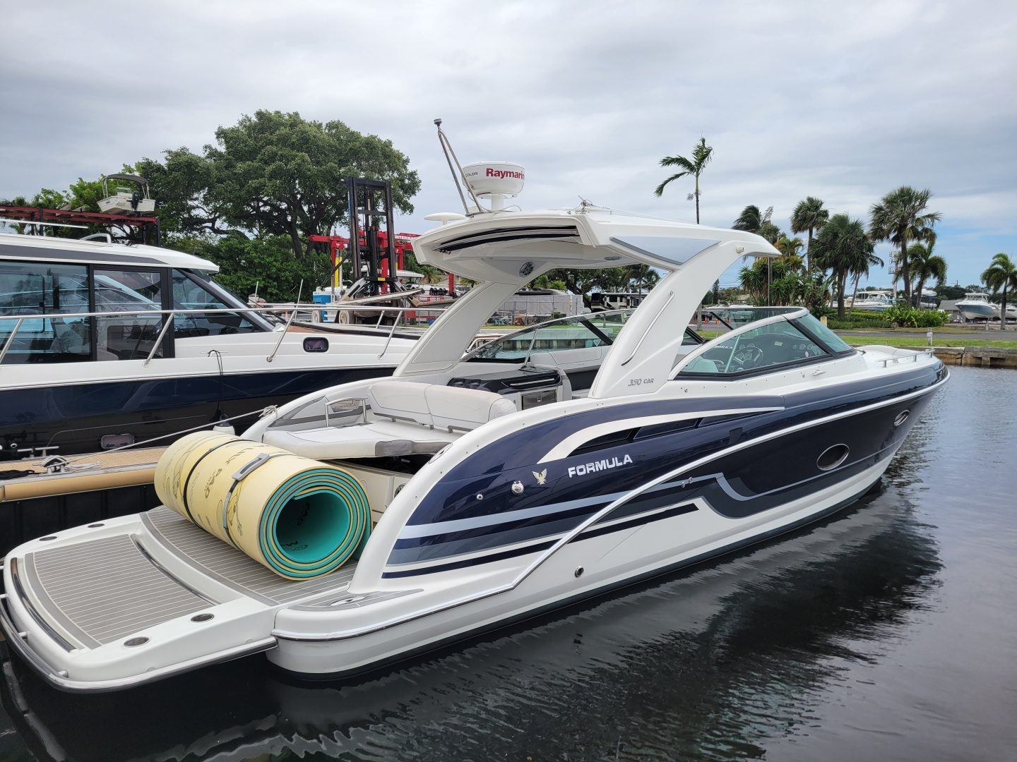 2019 Formula 350 Crossover Bowrider - photo 2
