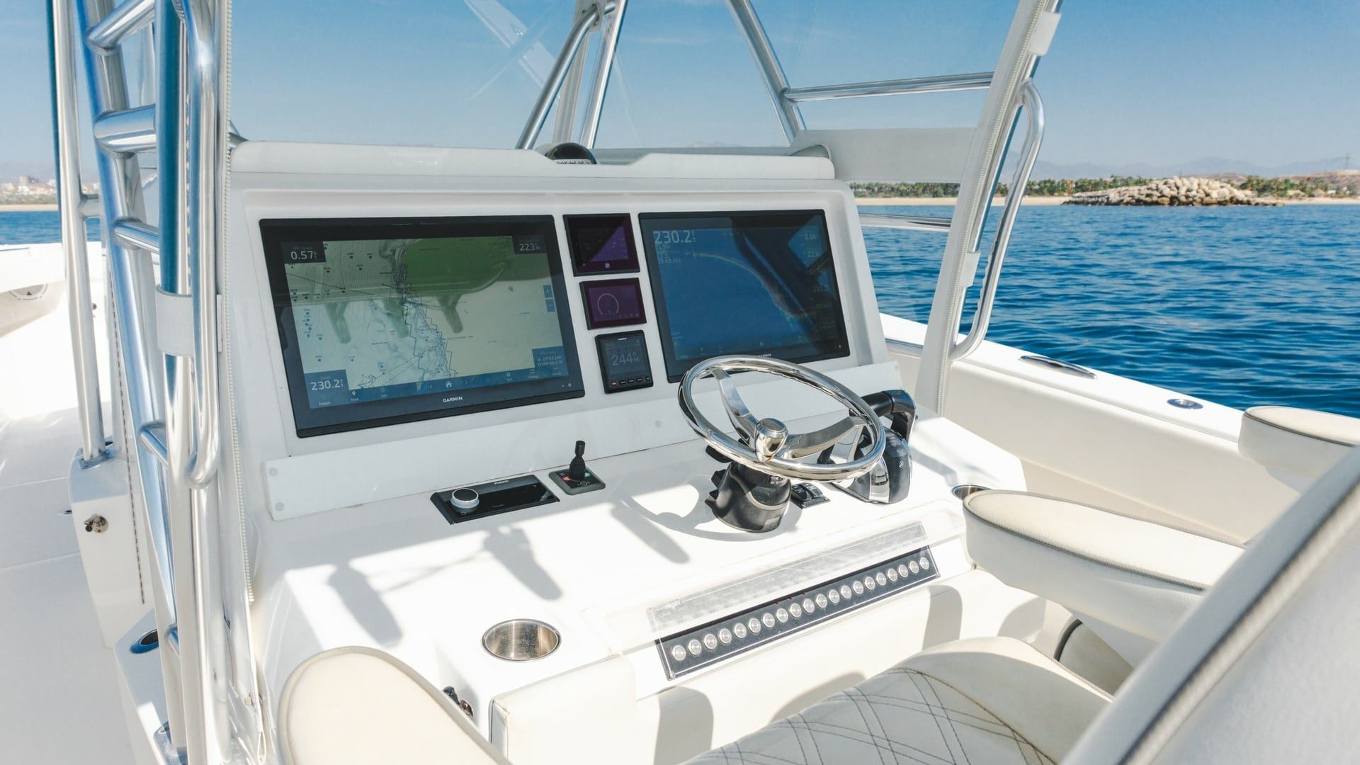 2021 Invincible 42 Center Console "Chileno Azul" - photo 2