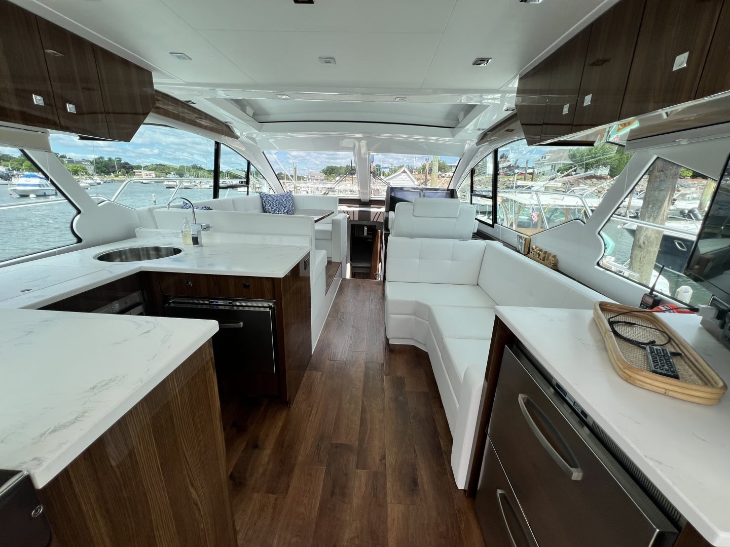 2021 Cruisers Yachts 50 Cantius - photo 3