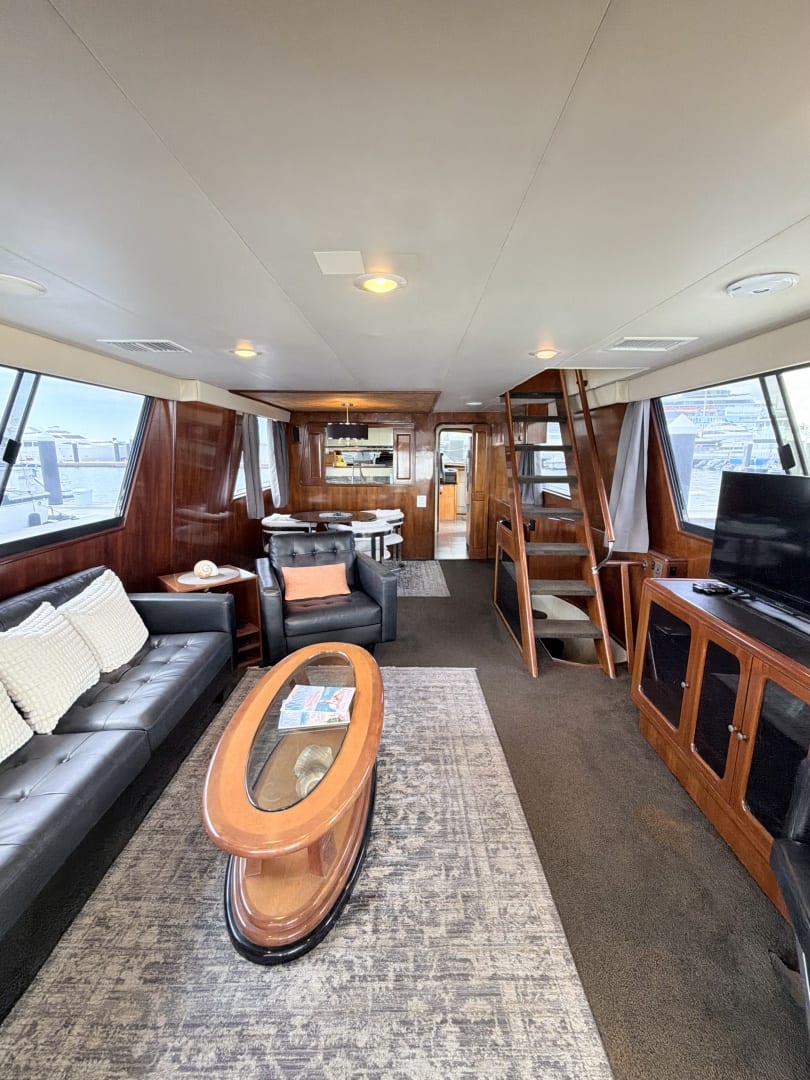 1990 Viking Cockpit Motor Yacht "MR. ED" - photo 3