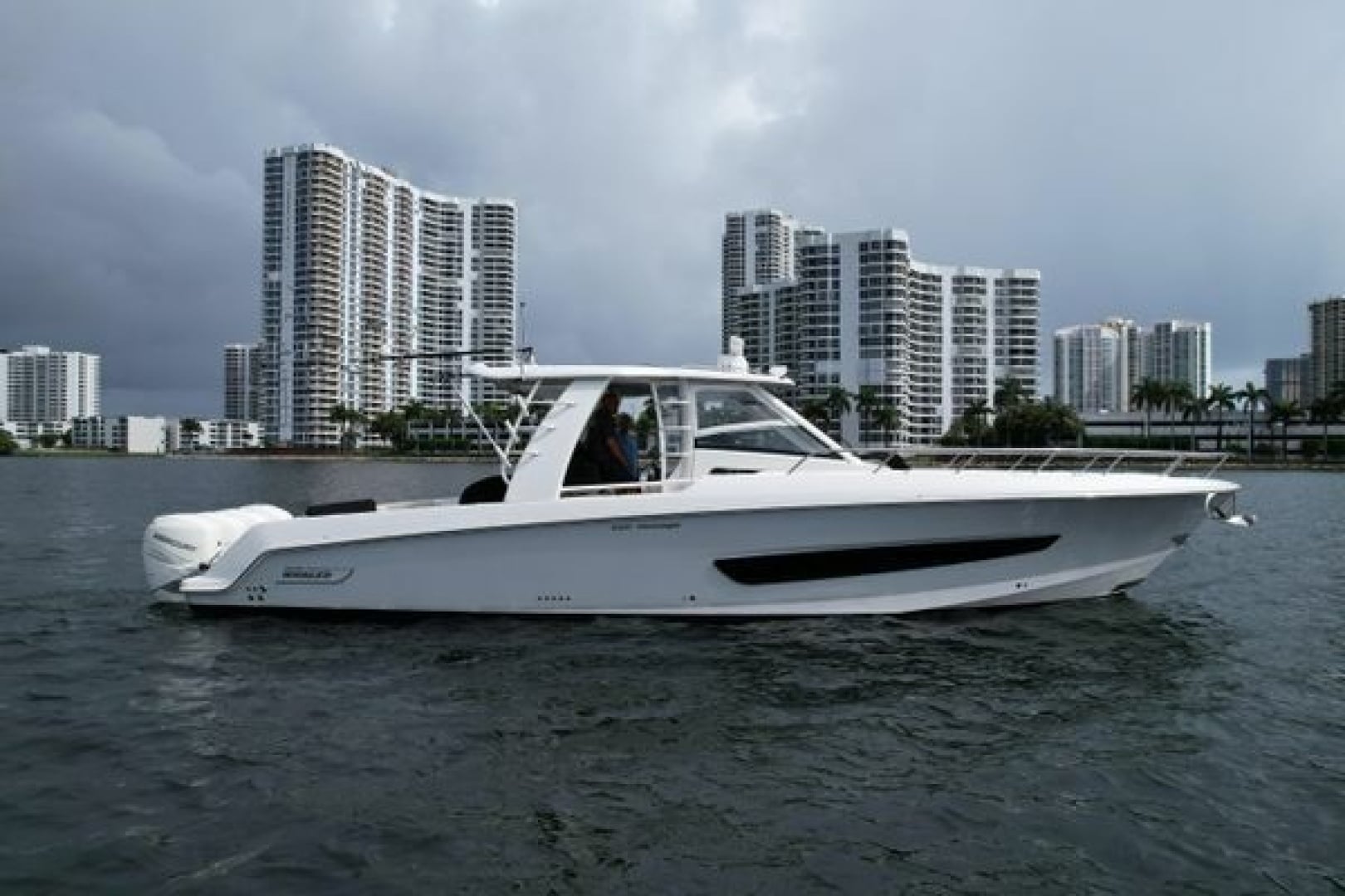 2020 Boston Whaler 420 Outrage - photo 3