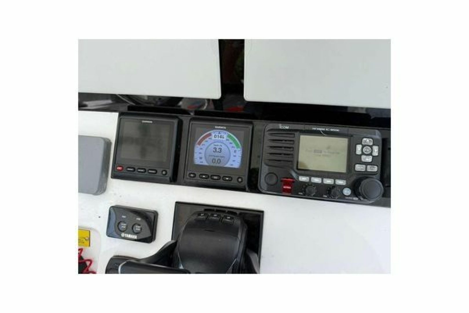 2012 Intrepid 323 Open - photo 2
