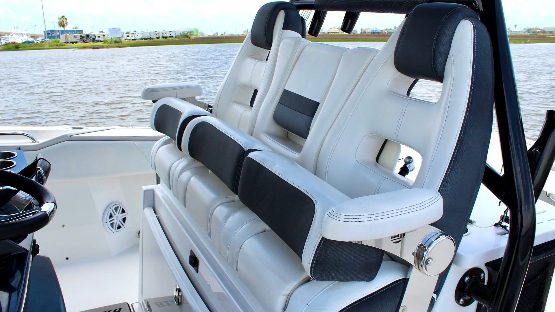 2020 Blackfin 332 Center Console "Got Tuna" - photo 2